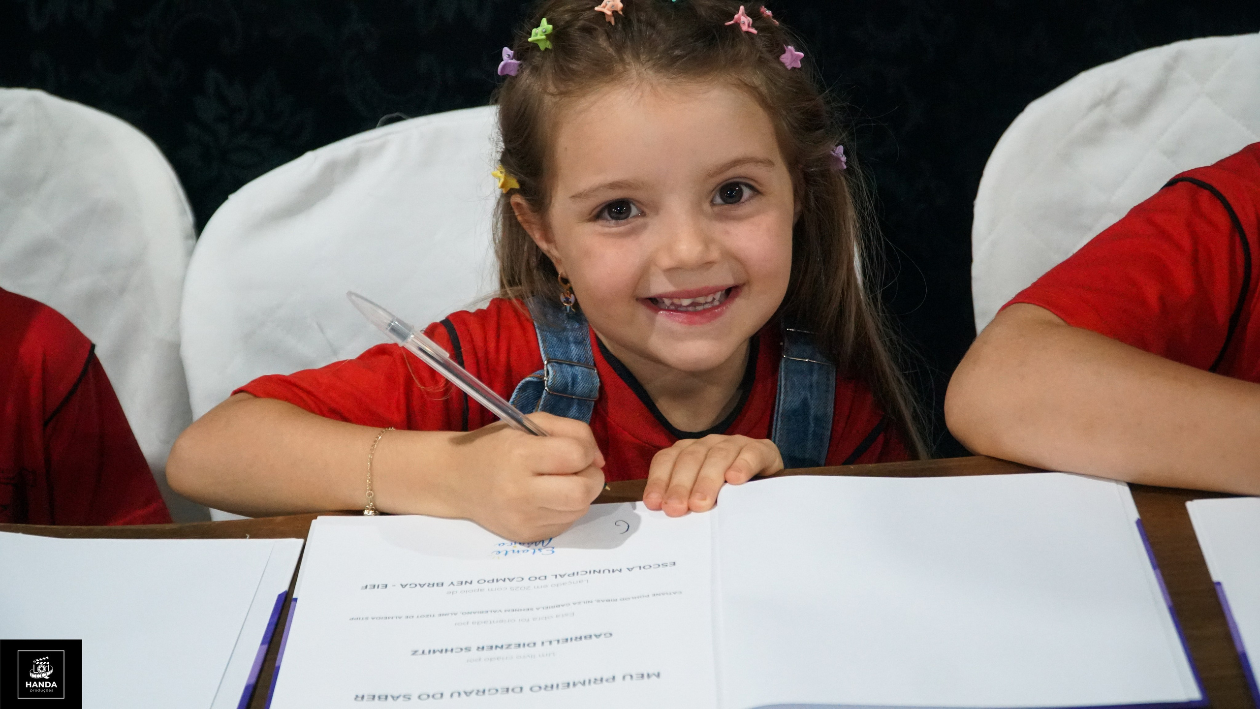 Noite autógrafos colégio Aurélio Buarque de Holanda. Handa Produções
