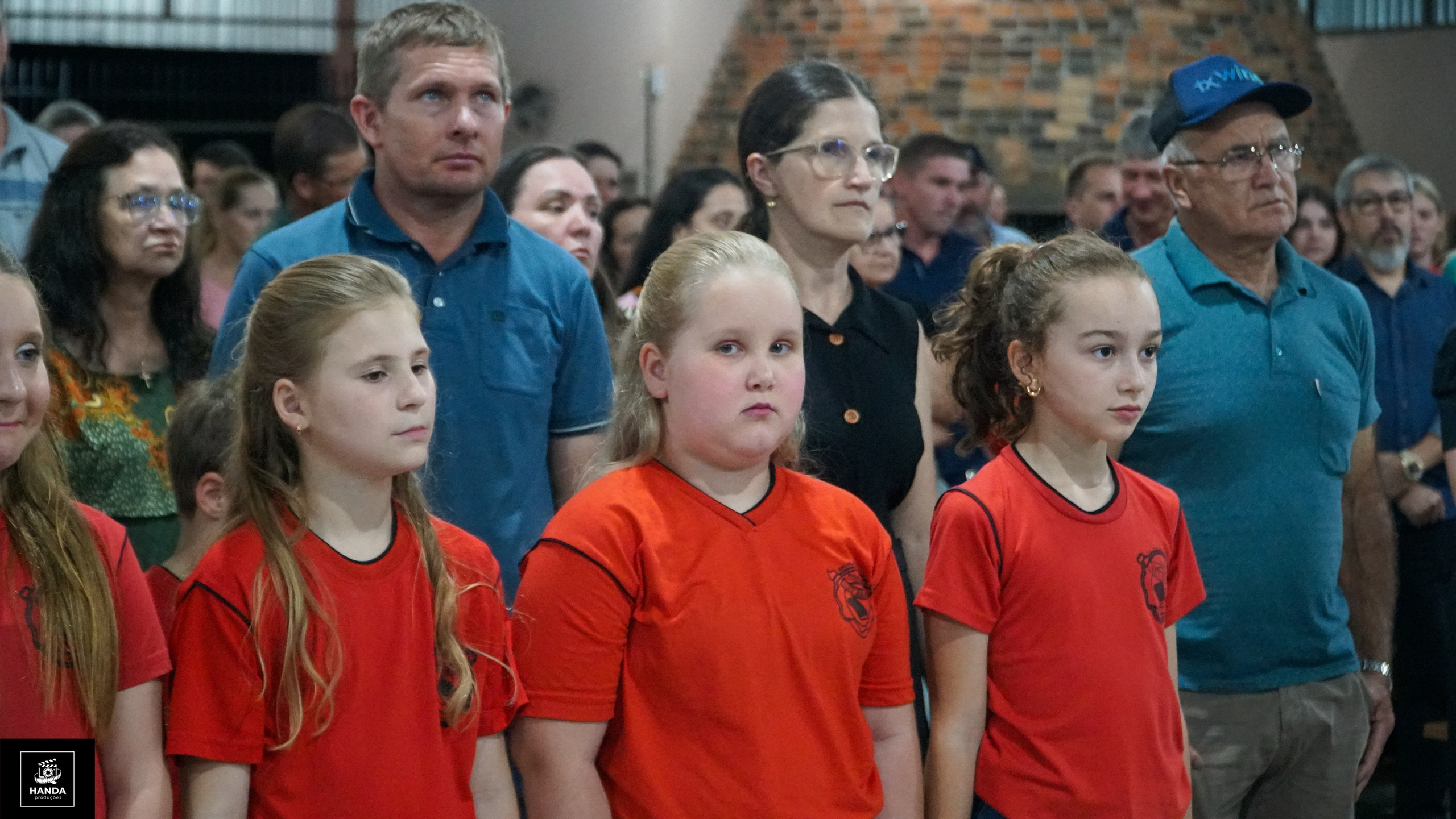 Noite autógrafos colégio Aurélio Buarque de Holanda. Handa Produções