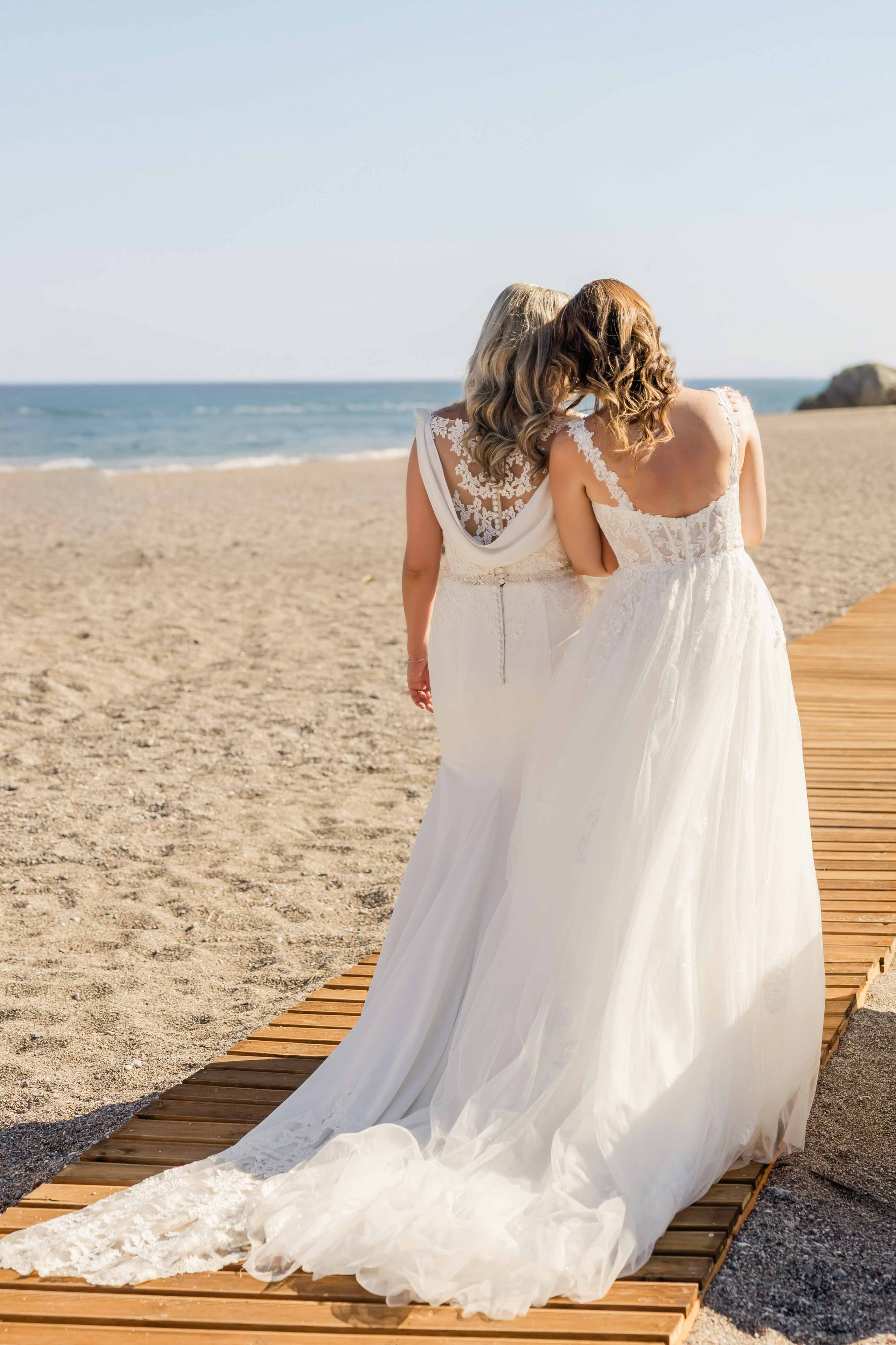 | Carly & Eimer |. Photography in Rhodes
