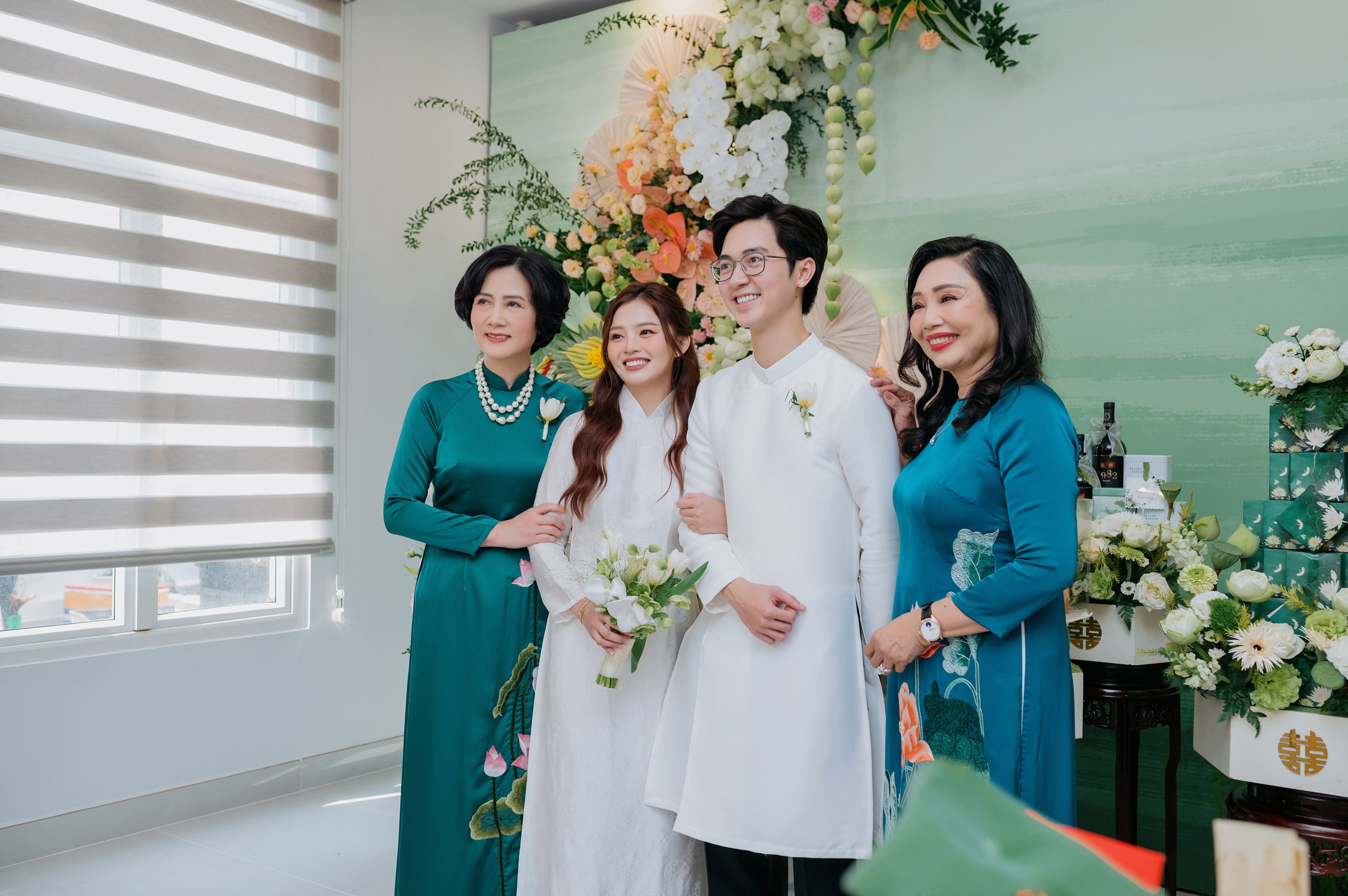 TRINH & MINH / Engagement 11.10.2024. Nhiếp ảnh gia đám cưới hàng đầu tại Thành Phố Hồ Chí Minh