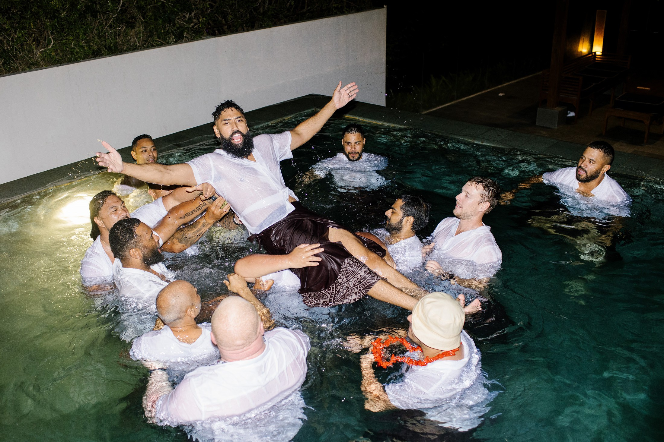 Big funny wedding with guests in paradise Bali island. Get.it.feel — Aesthetic Photography and Videography