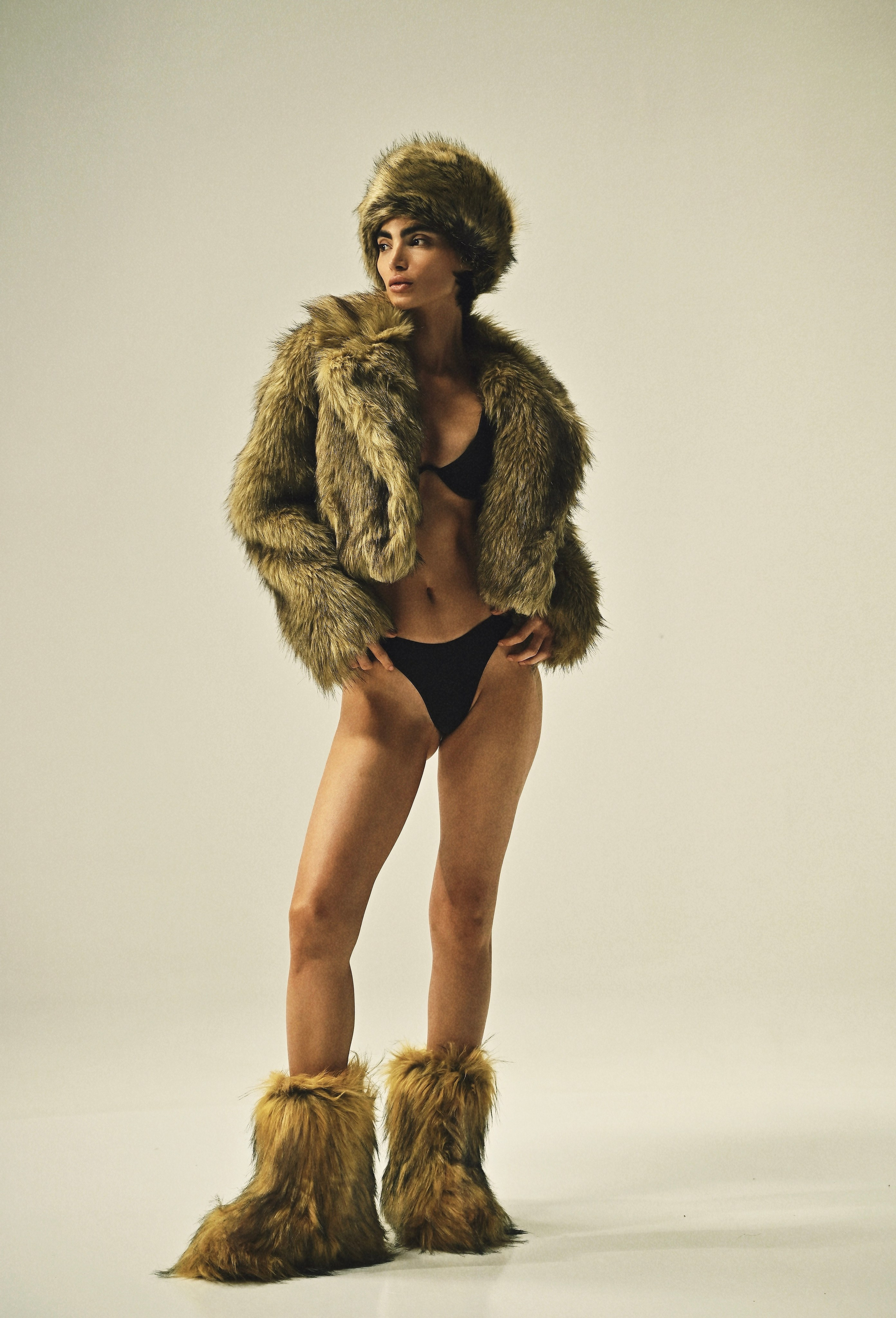 PORTRAIT WOMEN. Photographer and Reels Videomaker in Dubai Rita Dobro