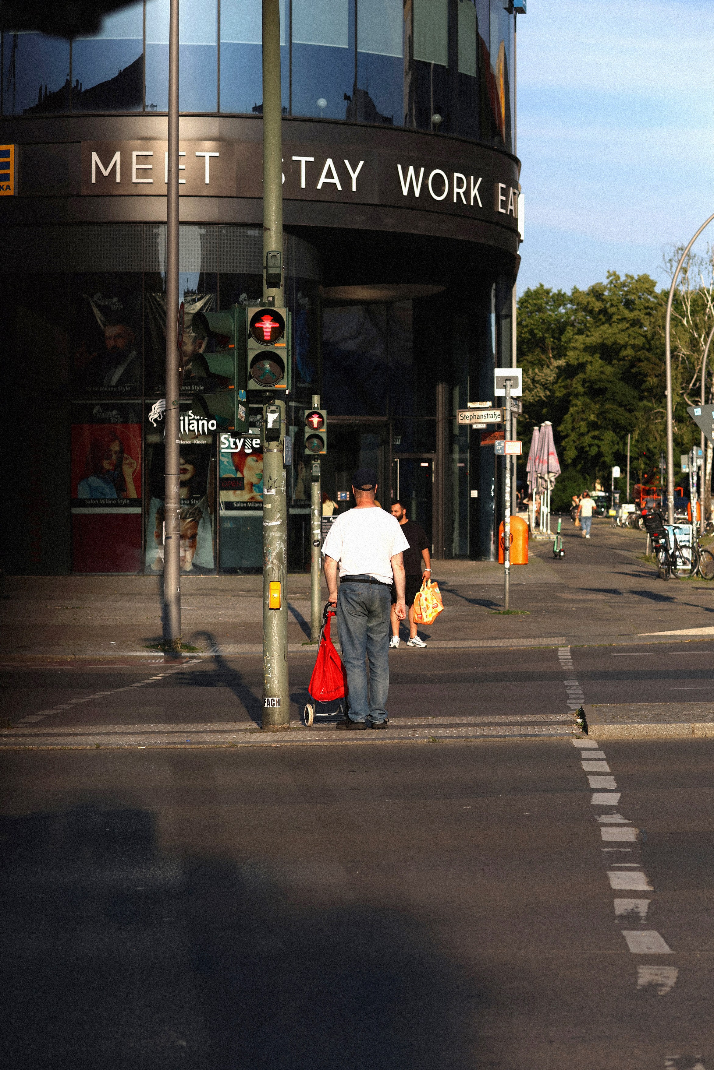 Berliner Mischung (in Farbe). BNW Around Photography