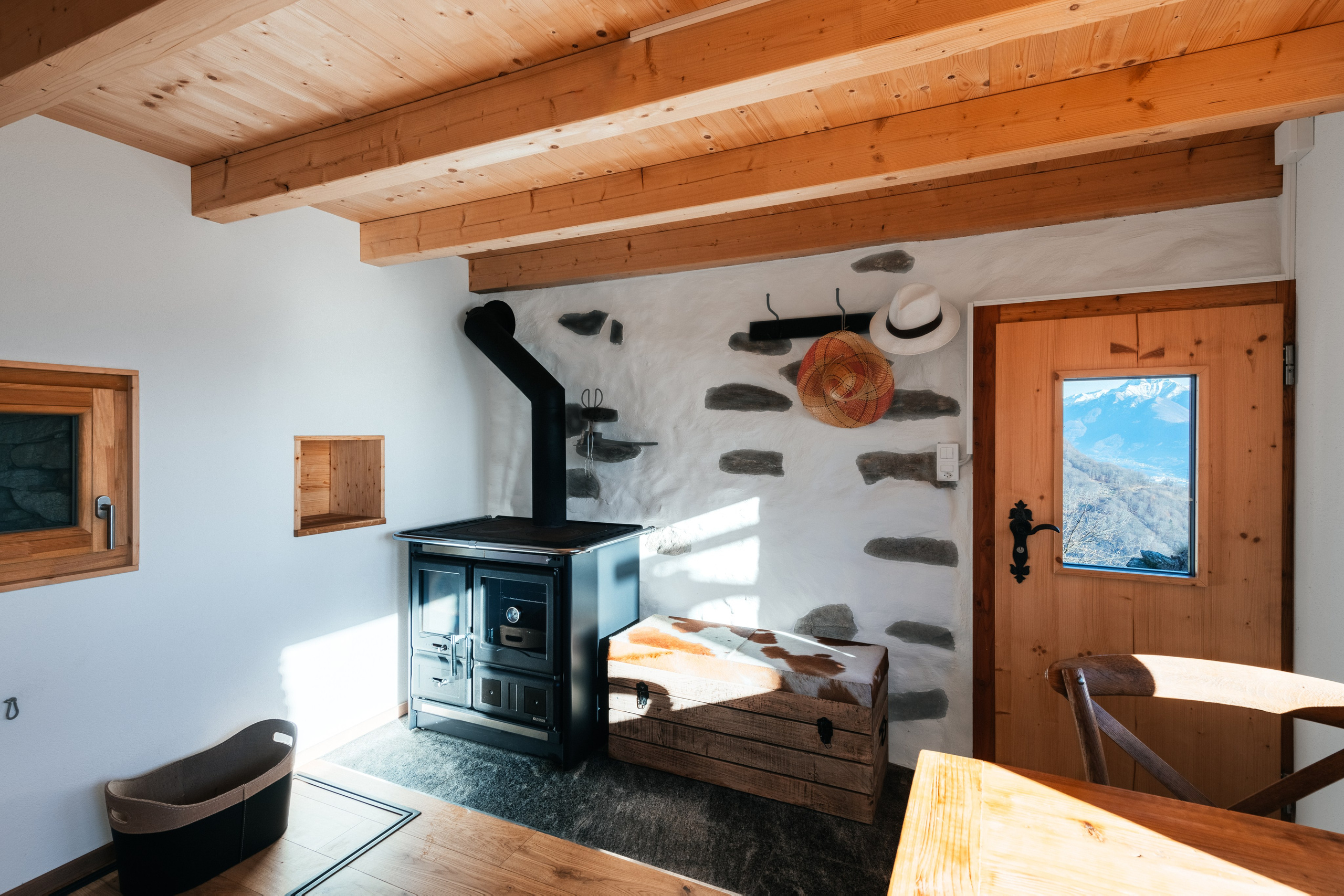 Rustico, VAL RESA, TICINO. Hallo! Ich bin Elena und arbeite als Immobilienfotografin