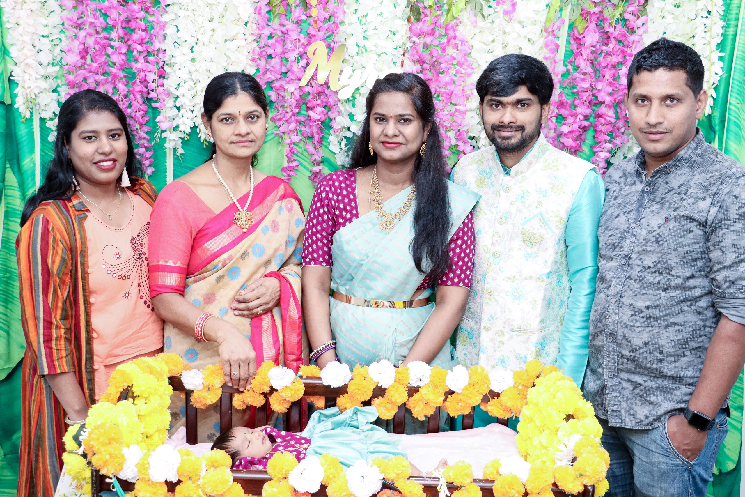 21st Ceremony. MHCreative is family-oriented photographer based in SYDNEY