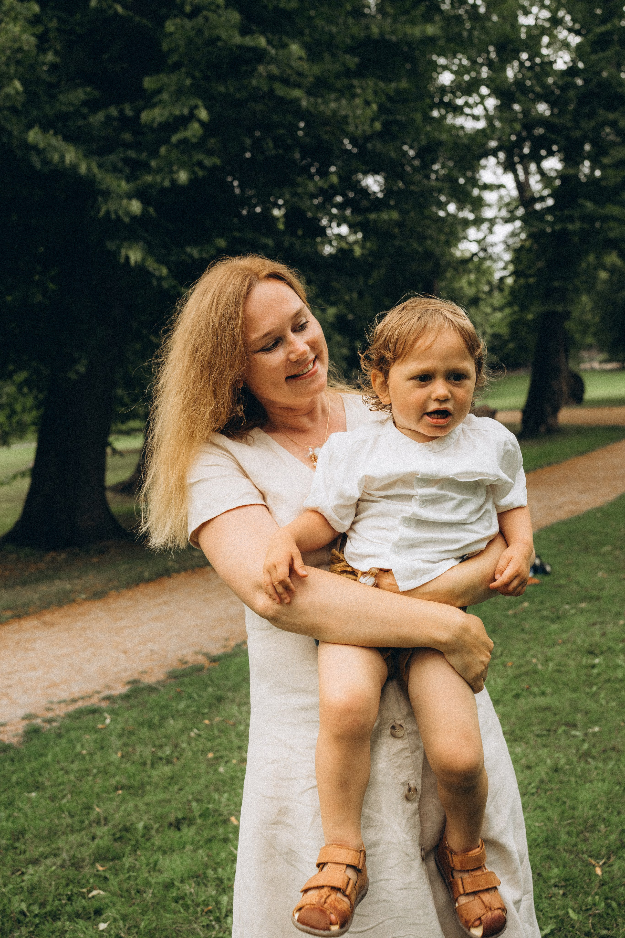 Kaivopuisto. Wedding and potrait photographer in Helsinki Vickan O