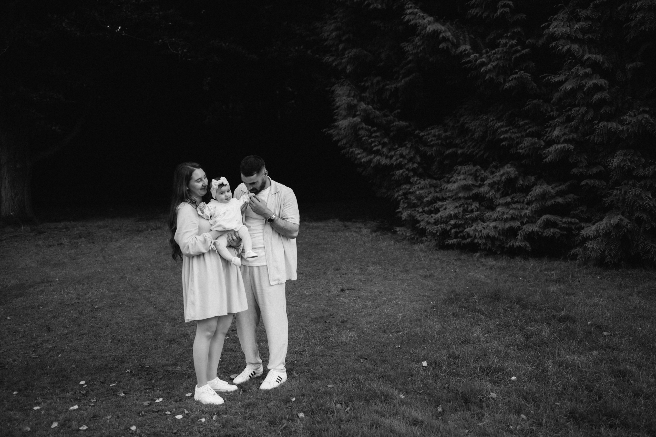 Pergola gardens. Photographer in Milton Keynes, Northampton & London — Wedding, Family & Portrait Photography