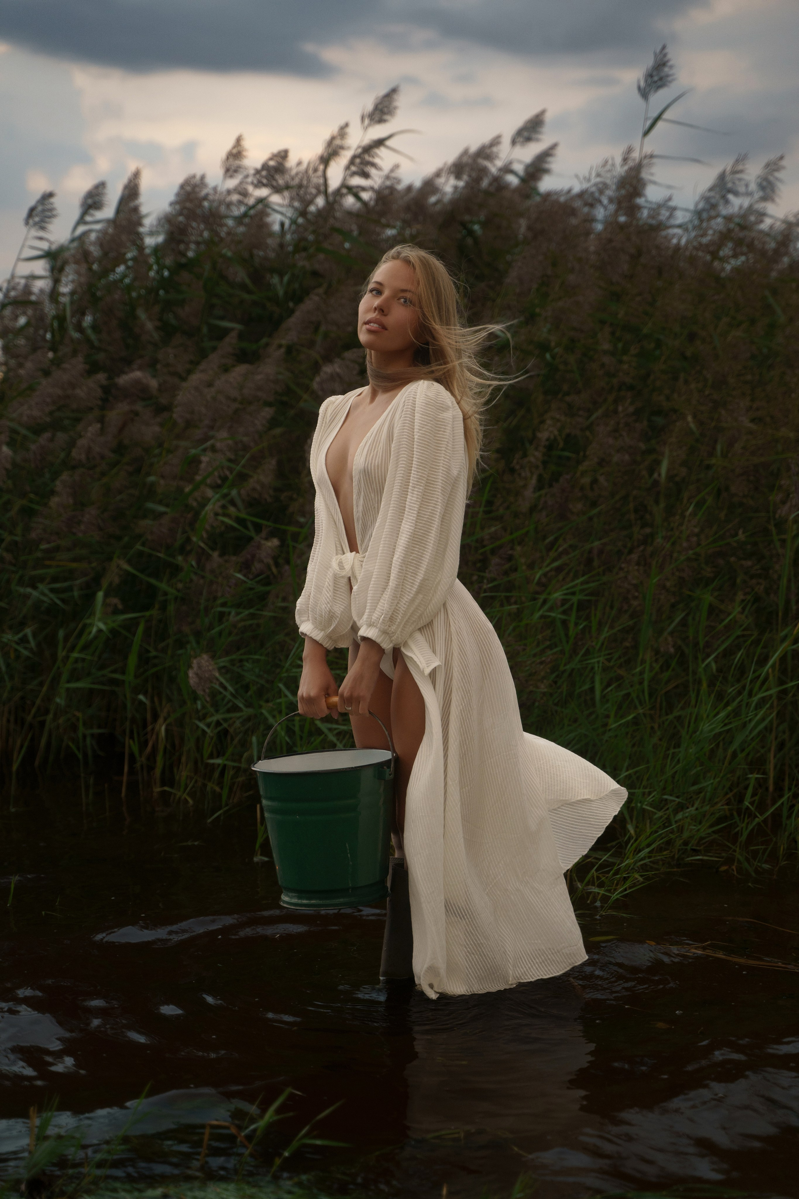 Storm, linen and milk