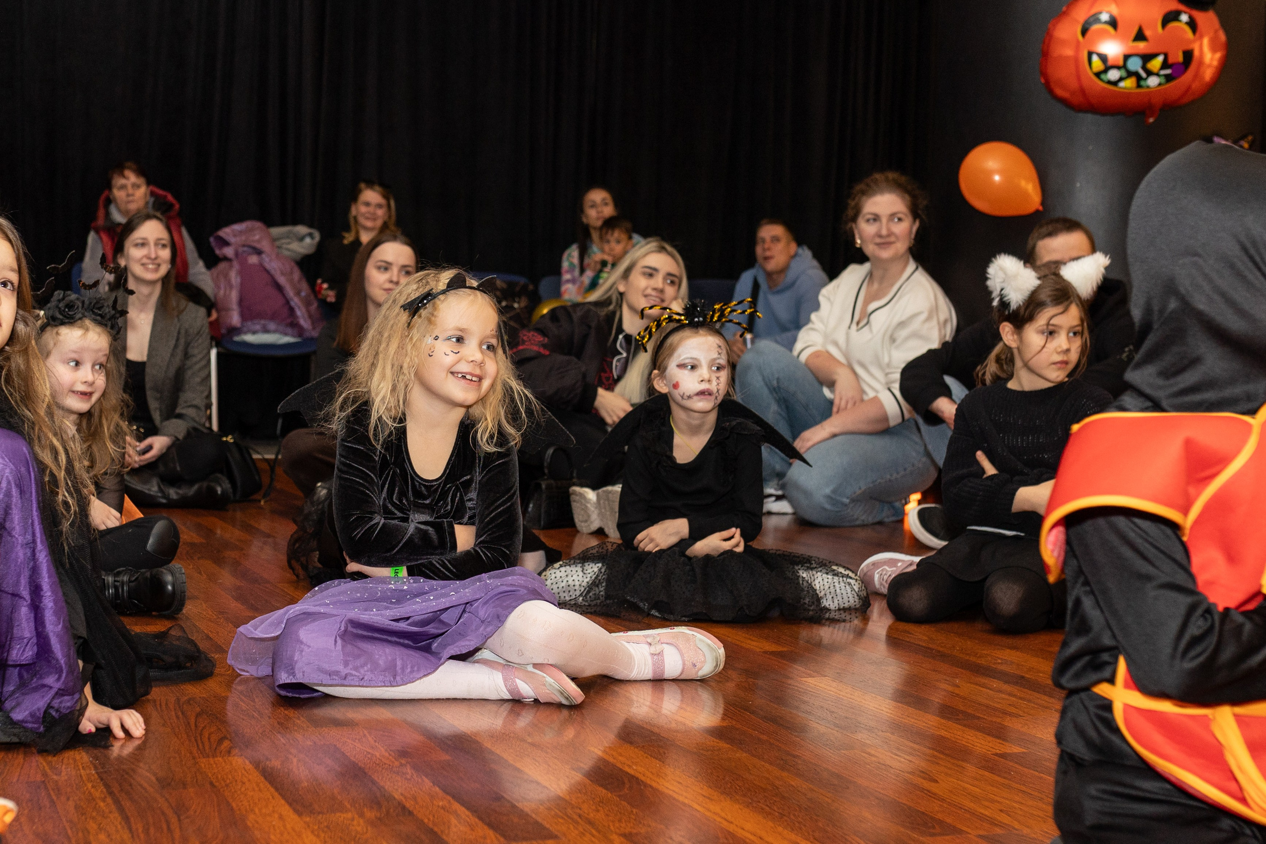 Leo dance studio Helloween 2025. Семейный и детский фотограф в Варшаве Мила Бобровская