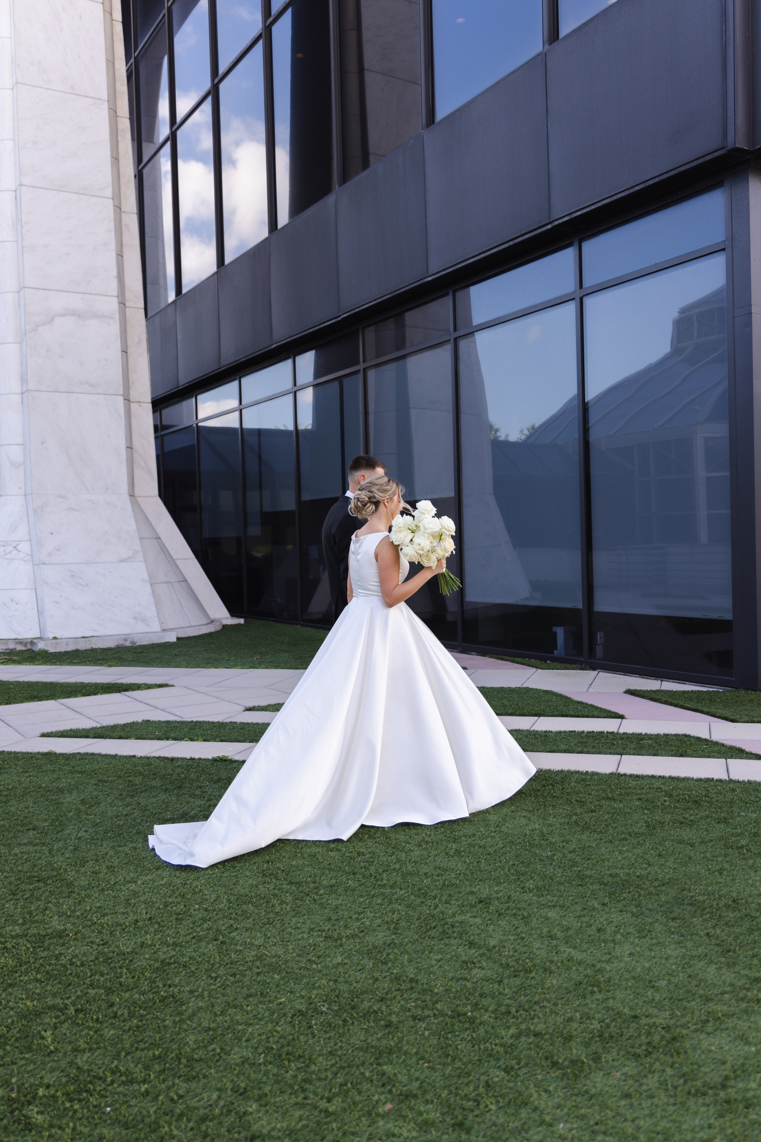Wedding photography. Eikanmedia | Photographer and videographer capturing weddings, families, engagements, pregnancy & newborns | Vancouver, WA | USA