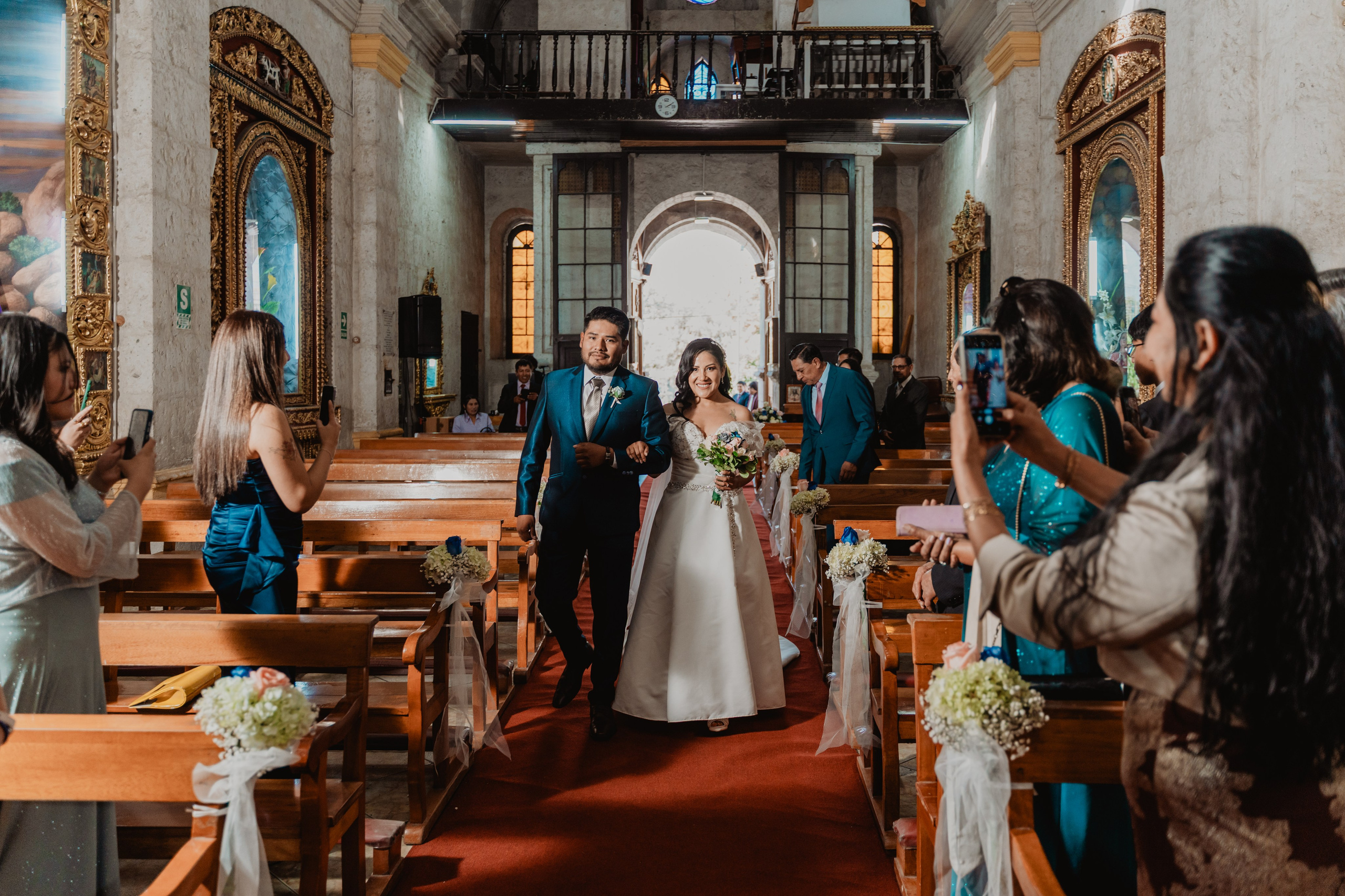 GABRIELA + JORGE | BODA CIVIL RELIGIOSA. Studio KVTA | Fotografía y Video de Bodas en Arequipa