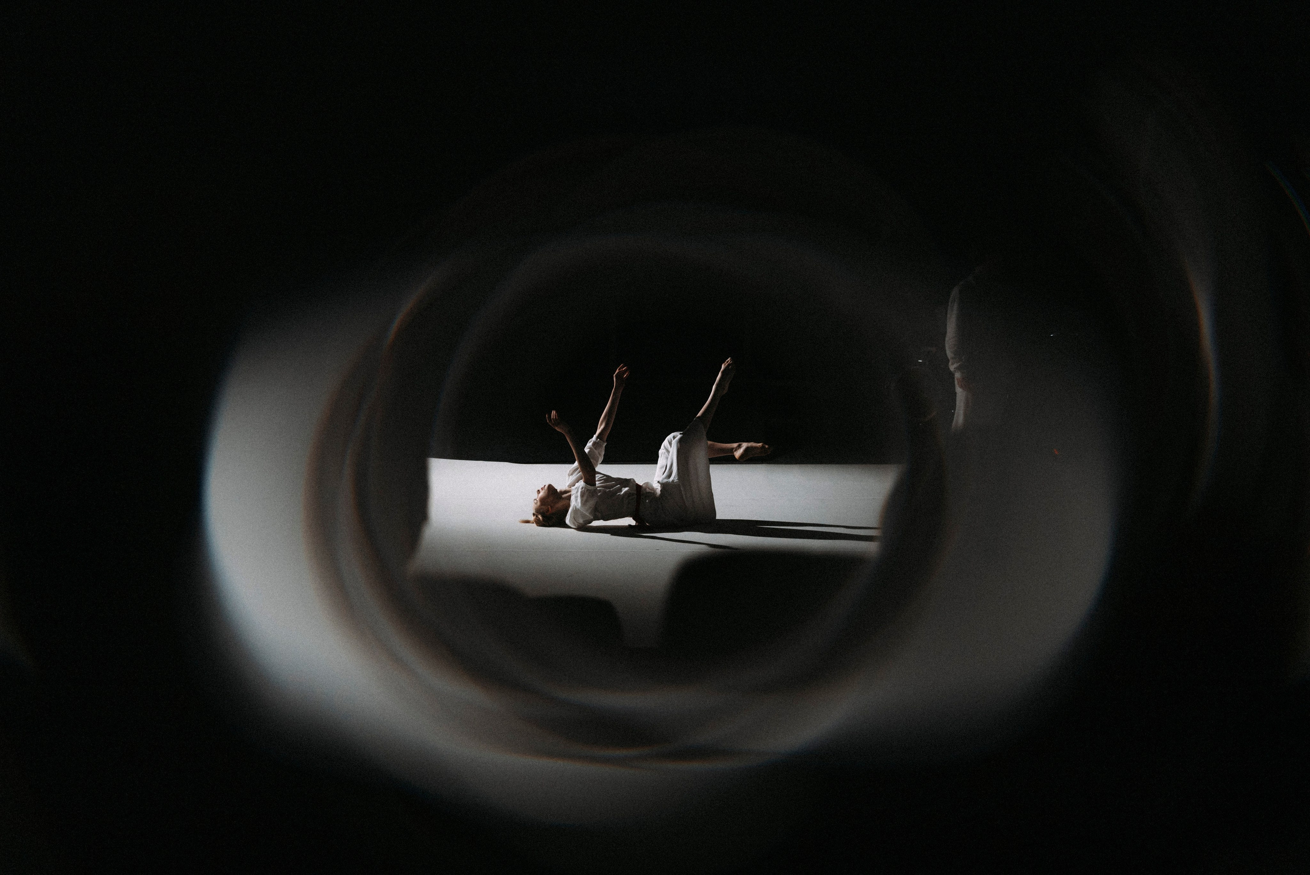 2025. Стрит-фотография, полная абсурда, идиотизма и красоты