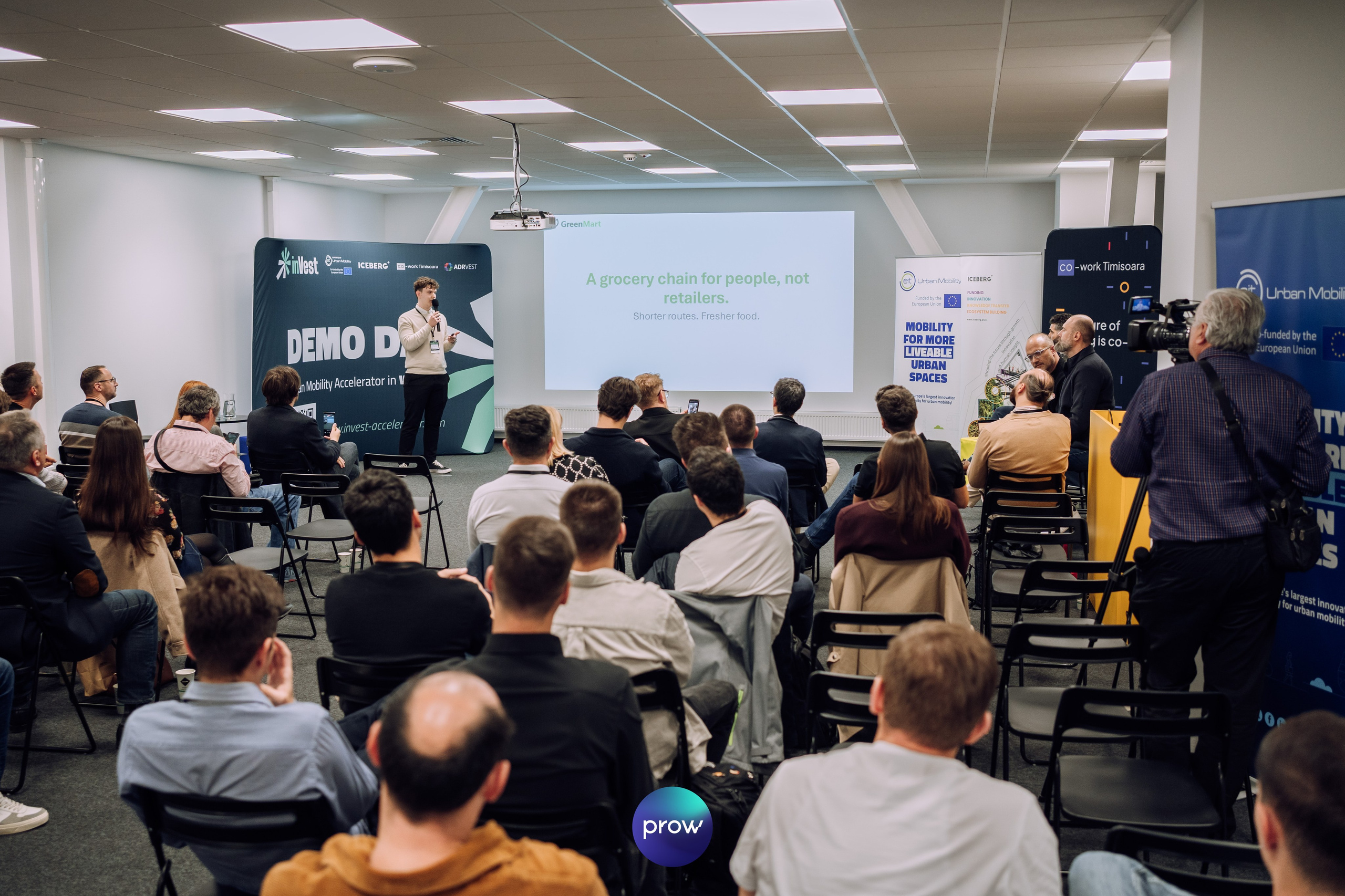 InVest DemoDay @ Cowork. Cozac Cristian Photographer