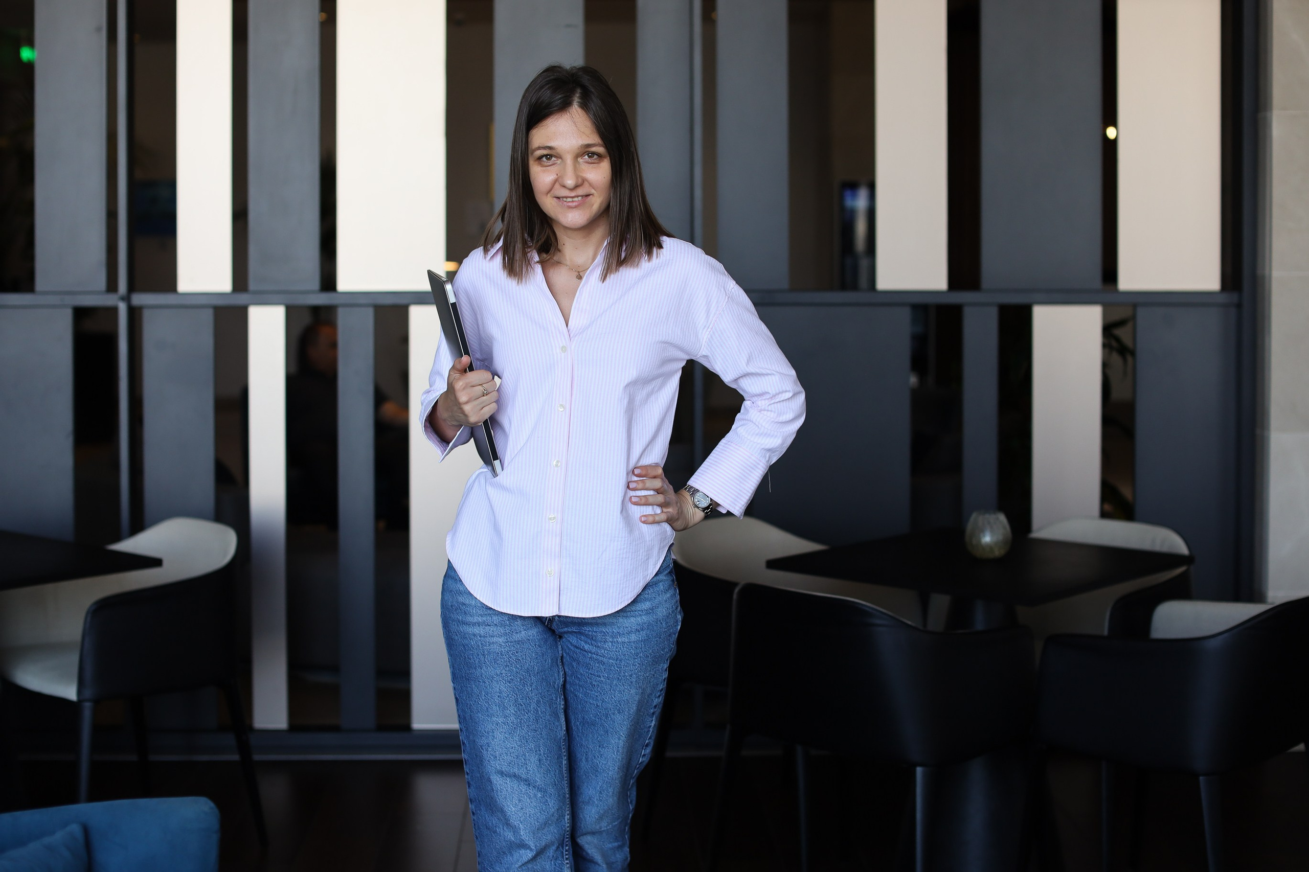 Бизнес портрет. Cyprus Wedding & Family Photographer. Capturing cherished moments across the island: Larnaca, Limassol, Ayia Napa, Protaras, Paphos, Nicosia