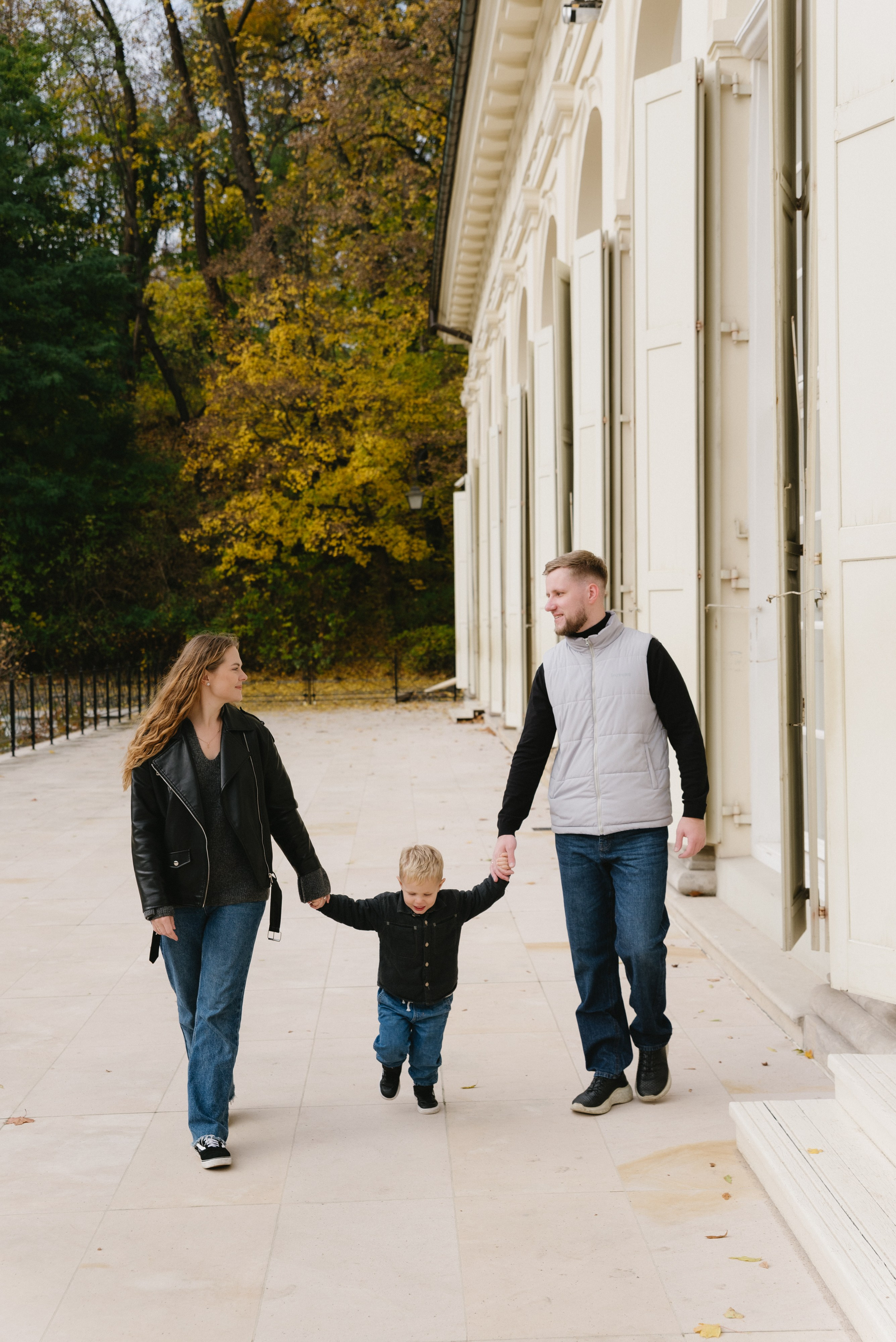 Sesja rodzinna Hanna, Vlad & Matvei. Eugene Save – Fotograf Ślubny i Rodzinny | Warszawa i Cała Polska