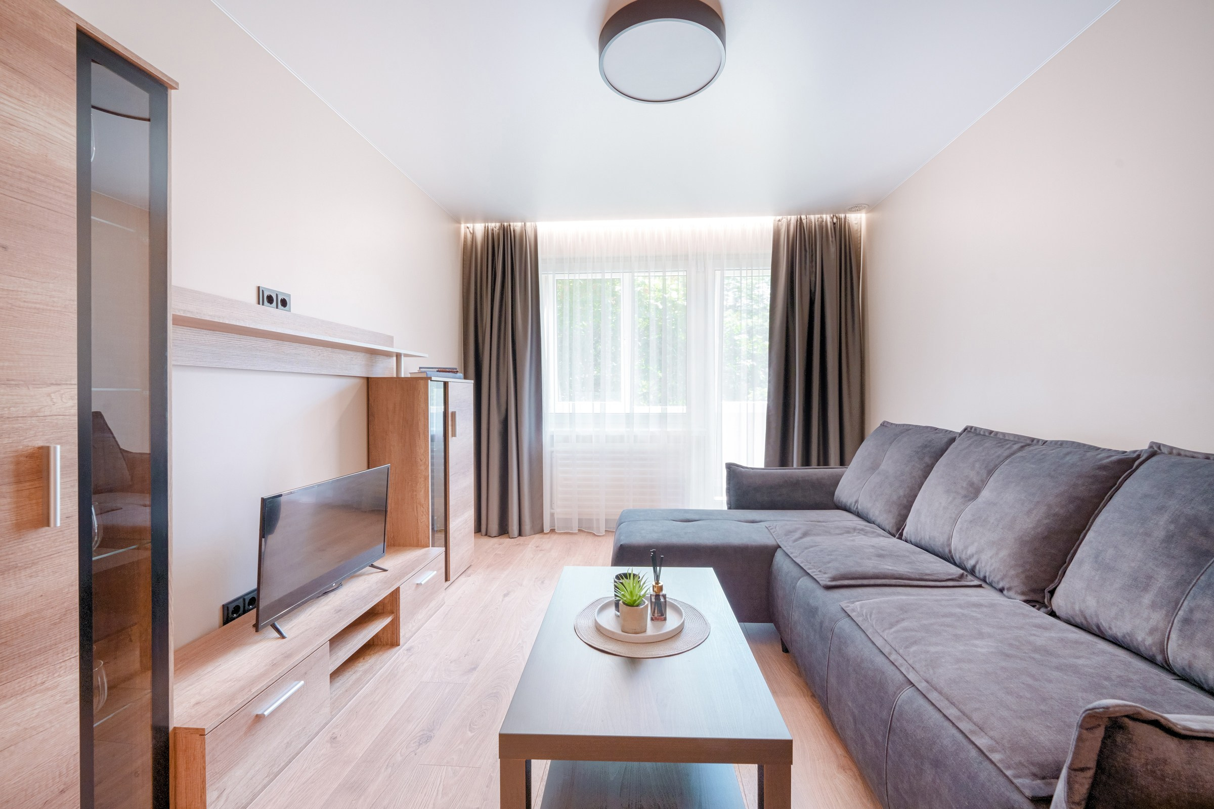 Tuskulėnų g. 8. Elina Sapiega fotografė Vilniuje