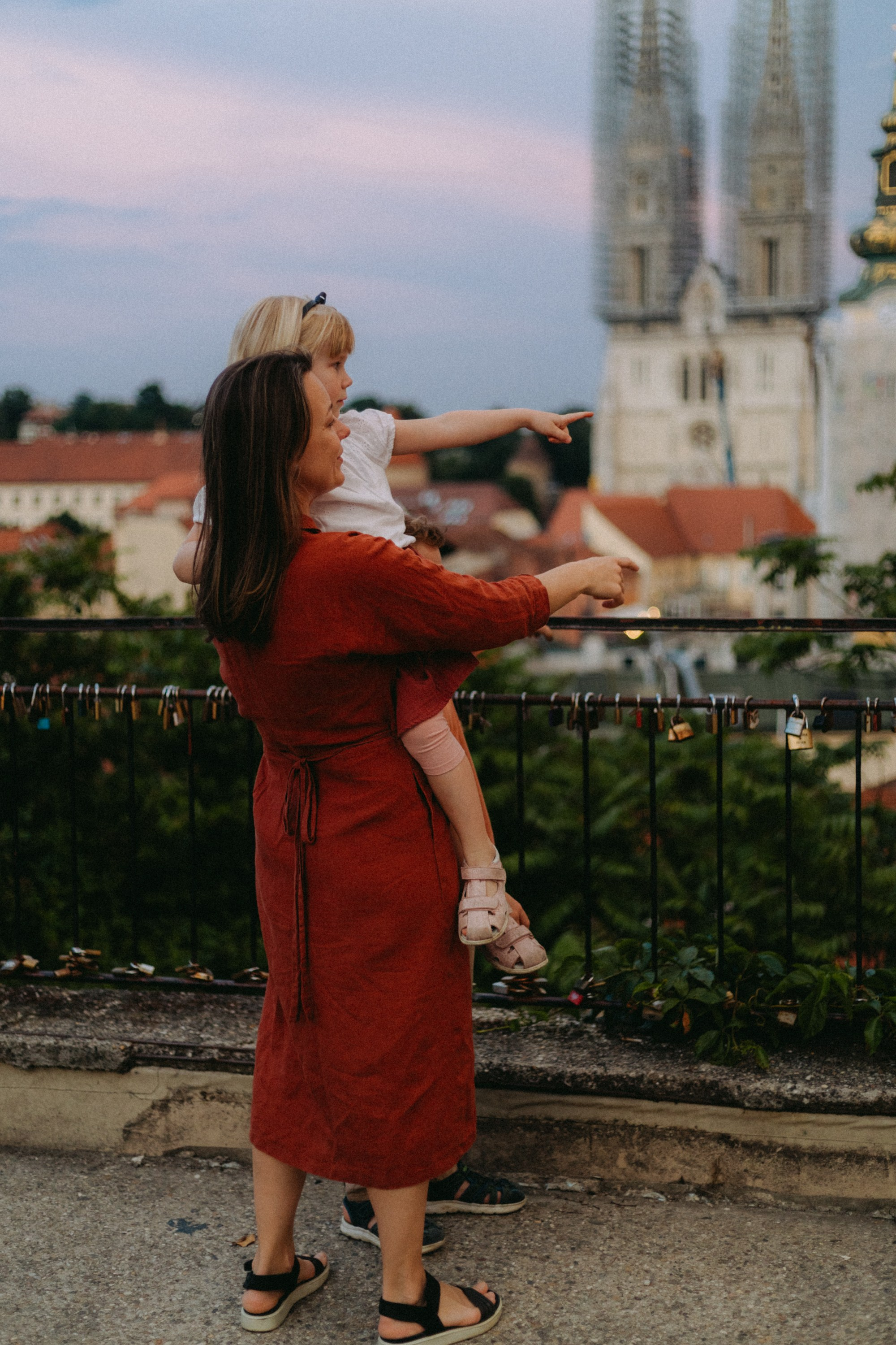 Family in the city. Elena Gorobets. Photographer in Zagreb