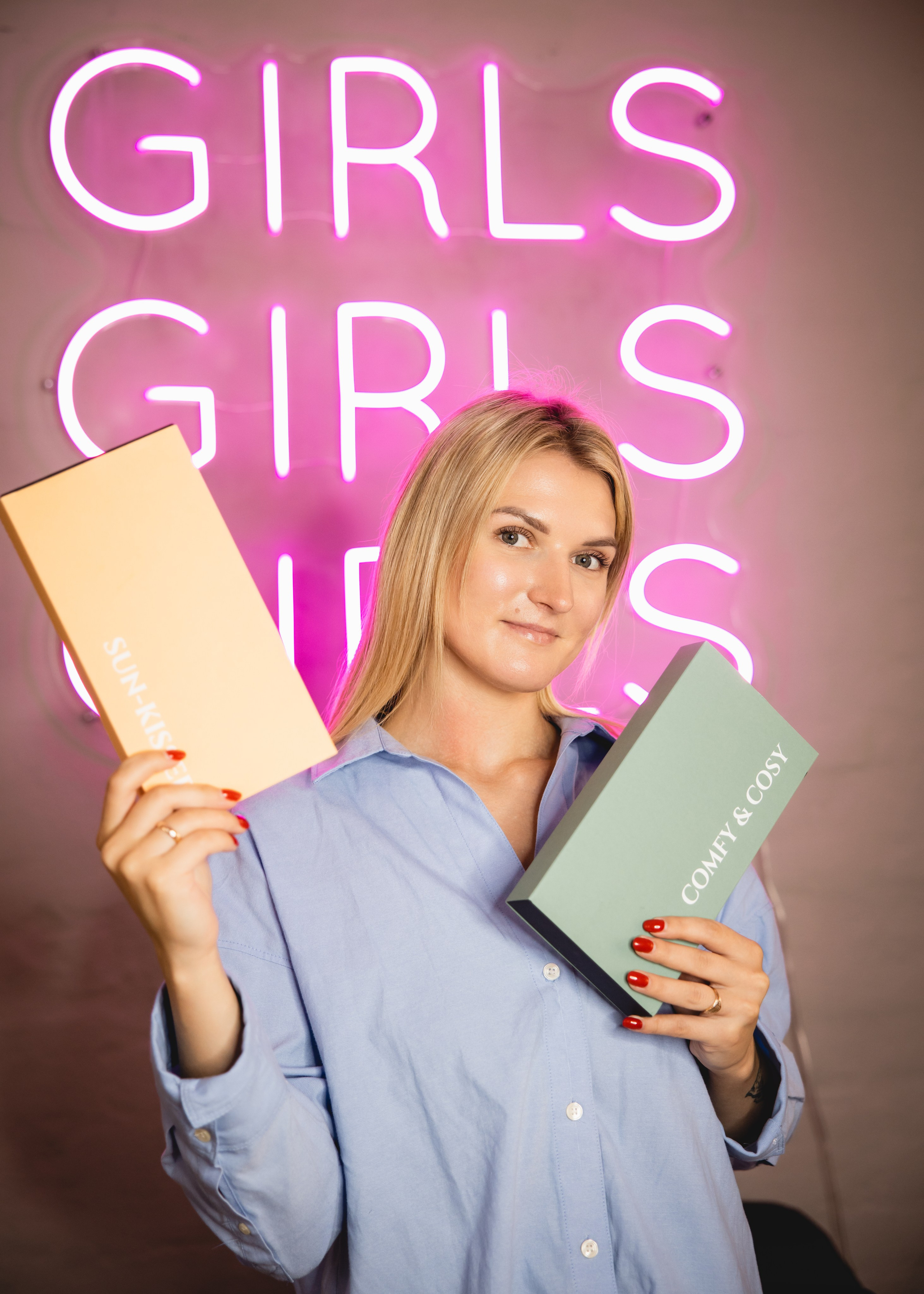 G-spot CPH (beauty salon). Professional wedding photographer in Copenhagen, Denmark — Julia Byron