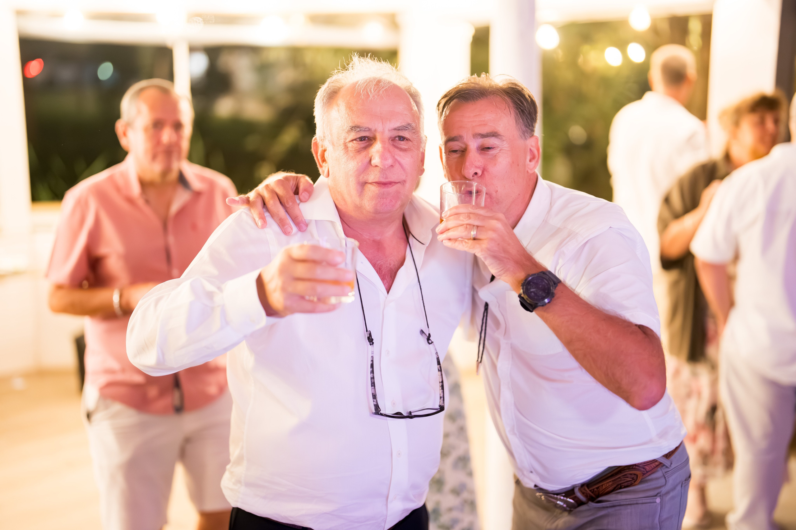 PARTY. Gabriel Florea — Fotograf nuntă București