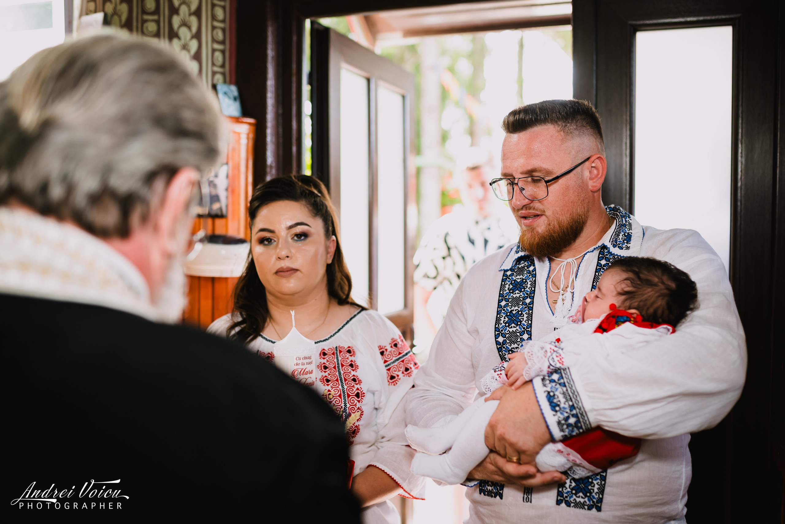 Fotografia de botez. Andrei Voicu Fotograf. Povești nescrise, surprinse atent