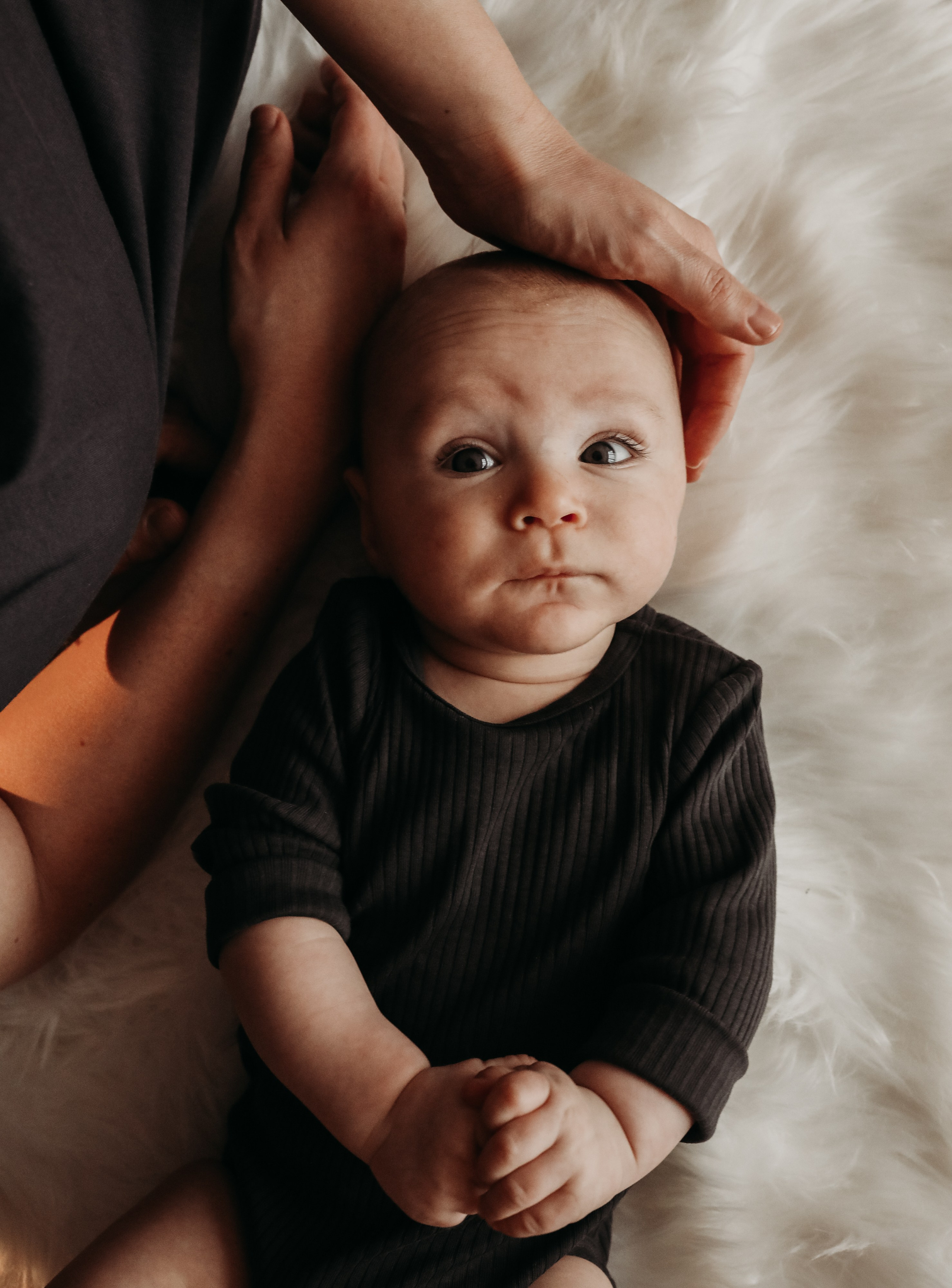 Newborn Homestory Fotoshooting Neustadt an der Weinstraße   und in Mannheim – entspanntes Fotoshooting mit Neugeborenem