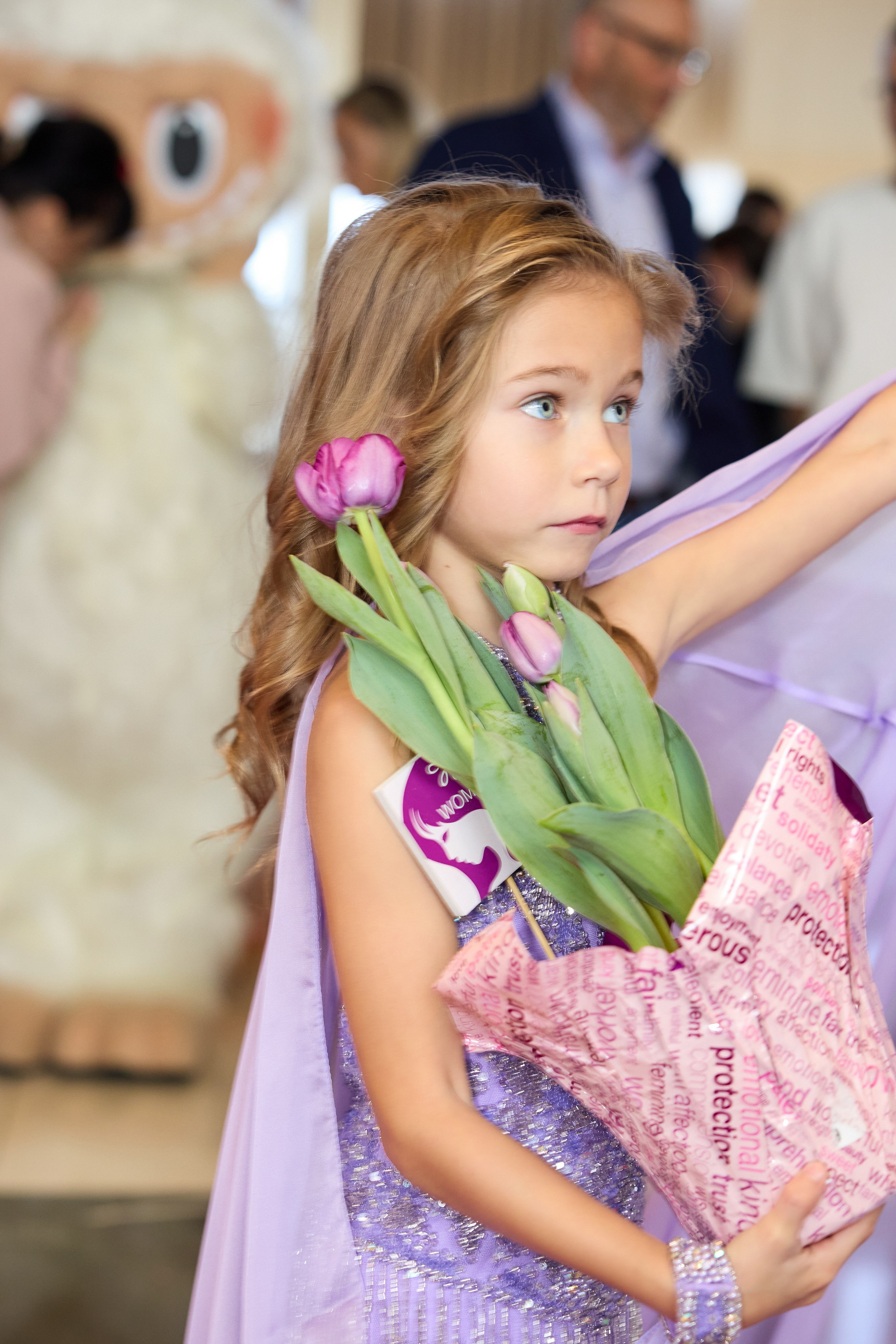 Авторская благотворительная художественная выставка Дианы Бортник. Фотограф Юлия Маковеева