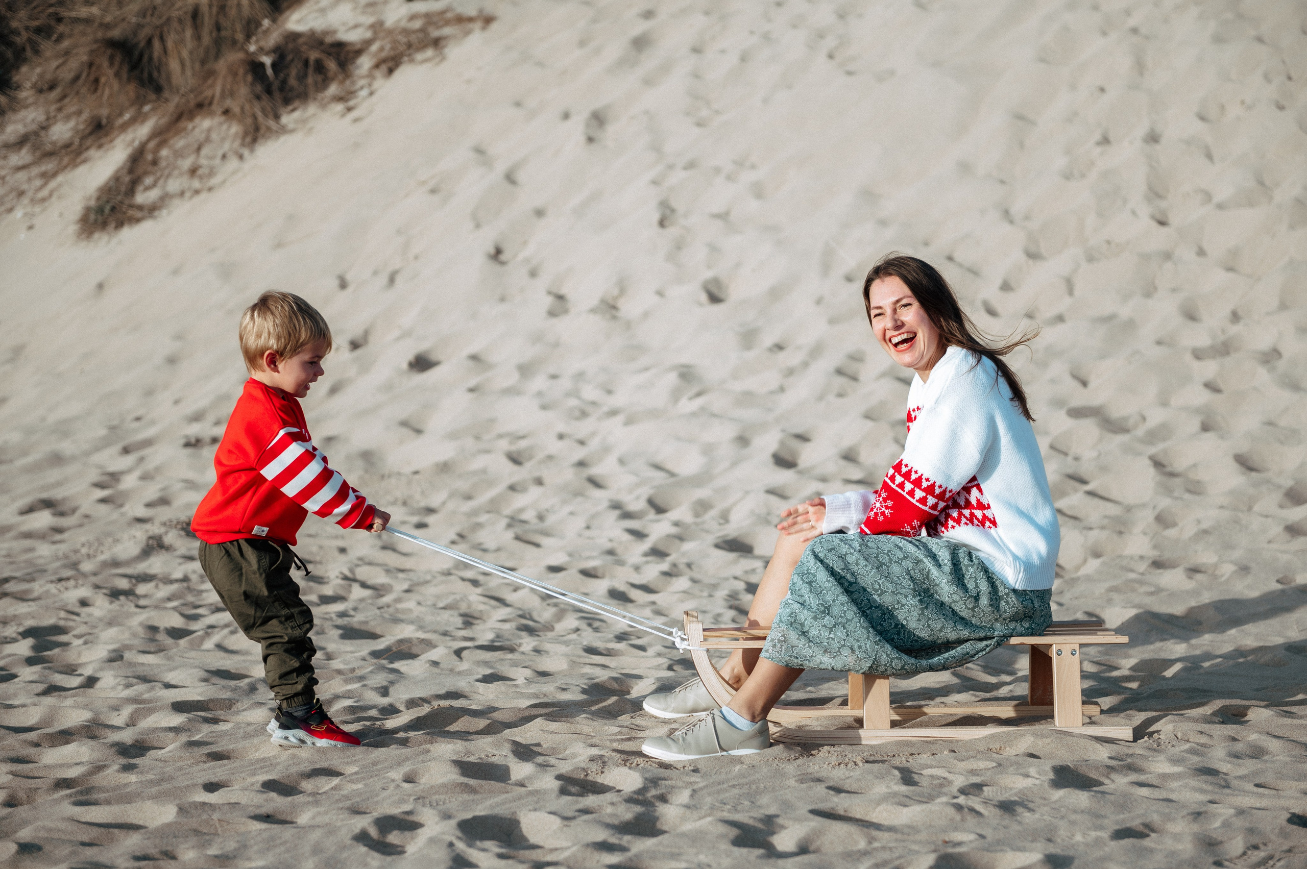 Family Christmas photoshoot on the beach in Portugal. Ваш фотограф в Лиссабоне — Анна Белова