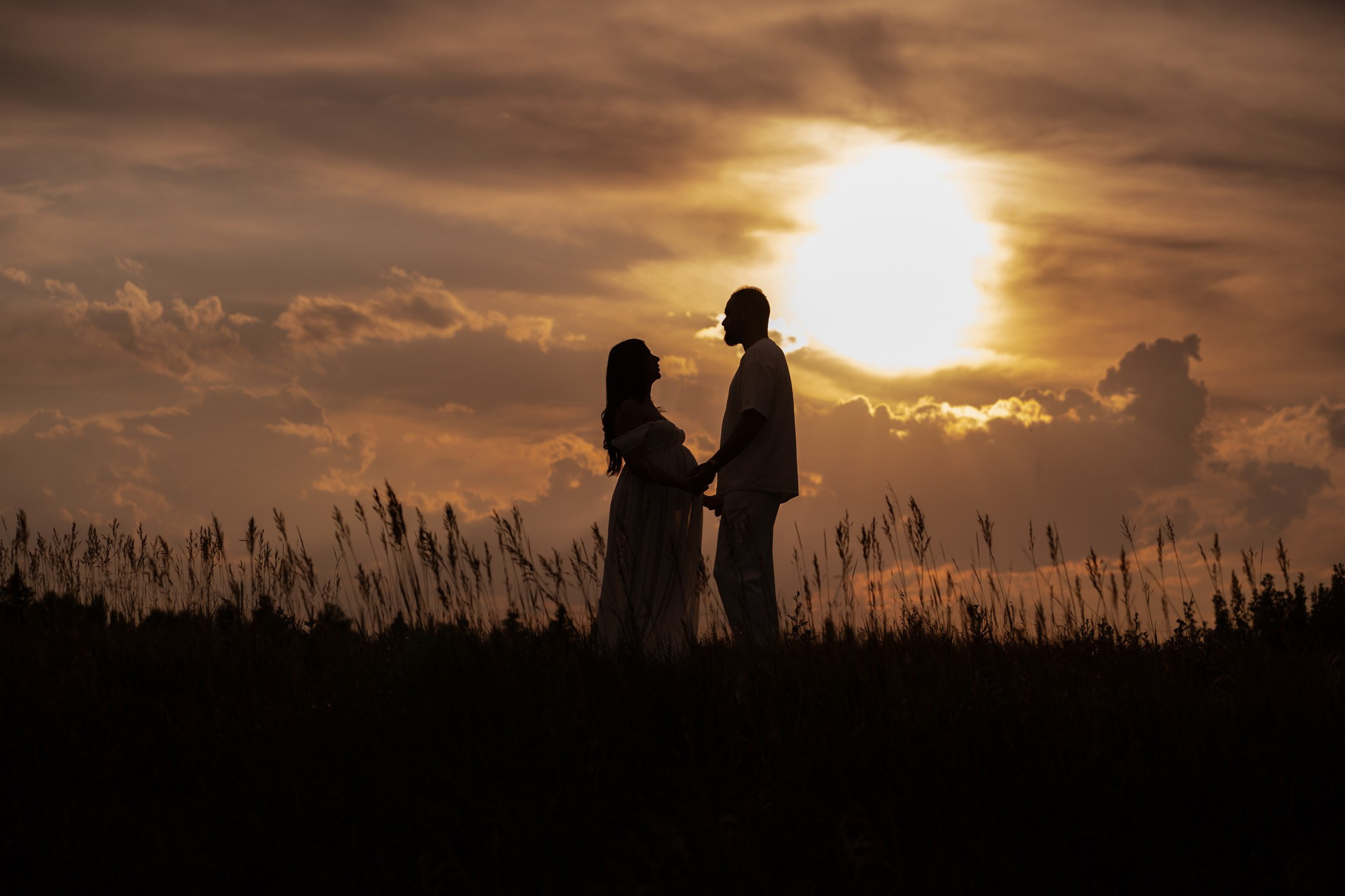Pregnancy. Wedding and family photographer in Calgary Kate Beliaeva