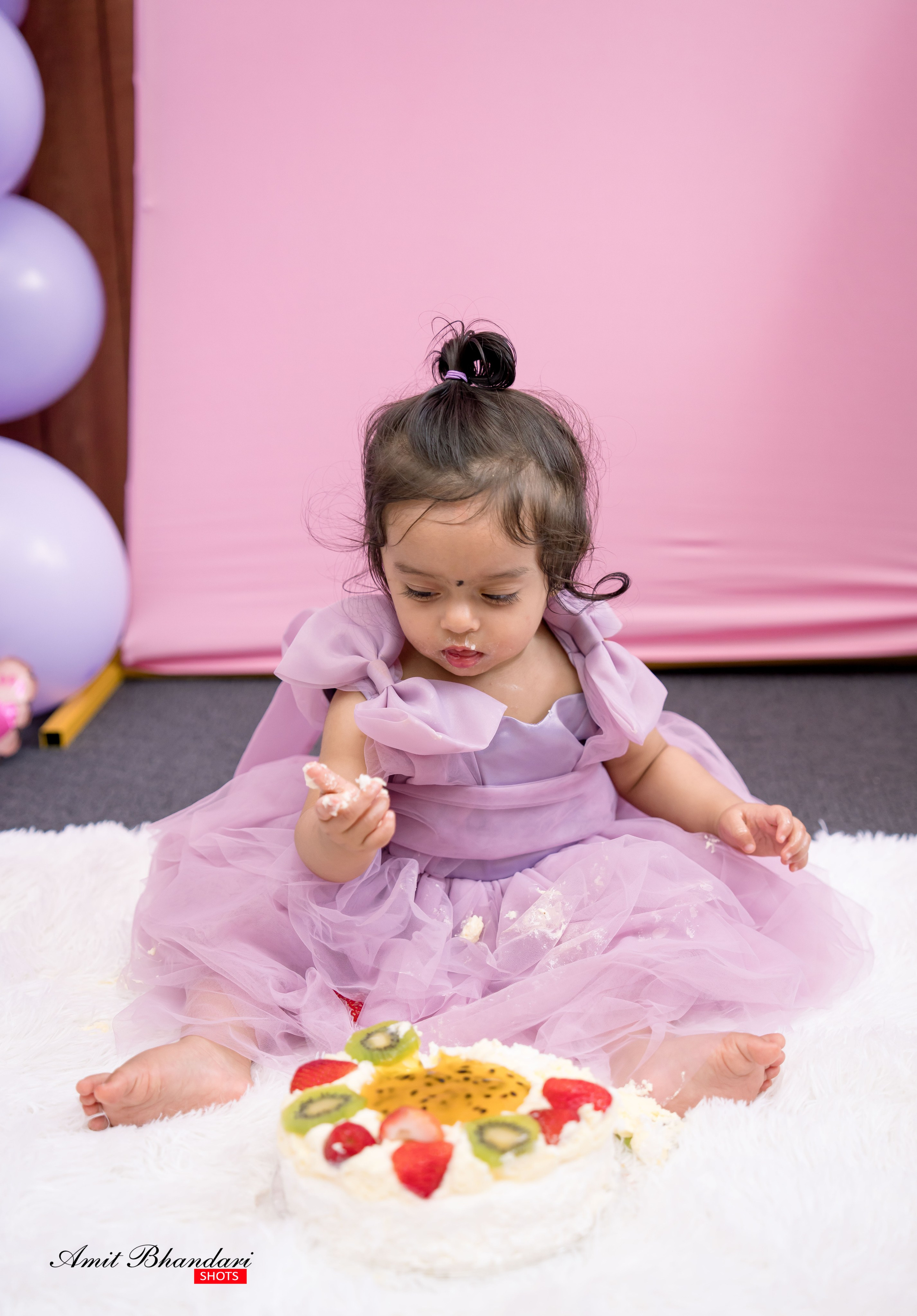 Yuhana’s Cake Smash Session. Freelance Photographer in Newcastle & Central Coast