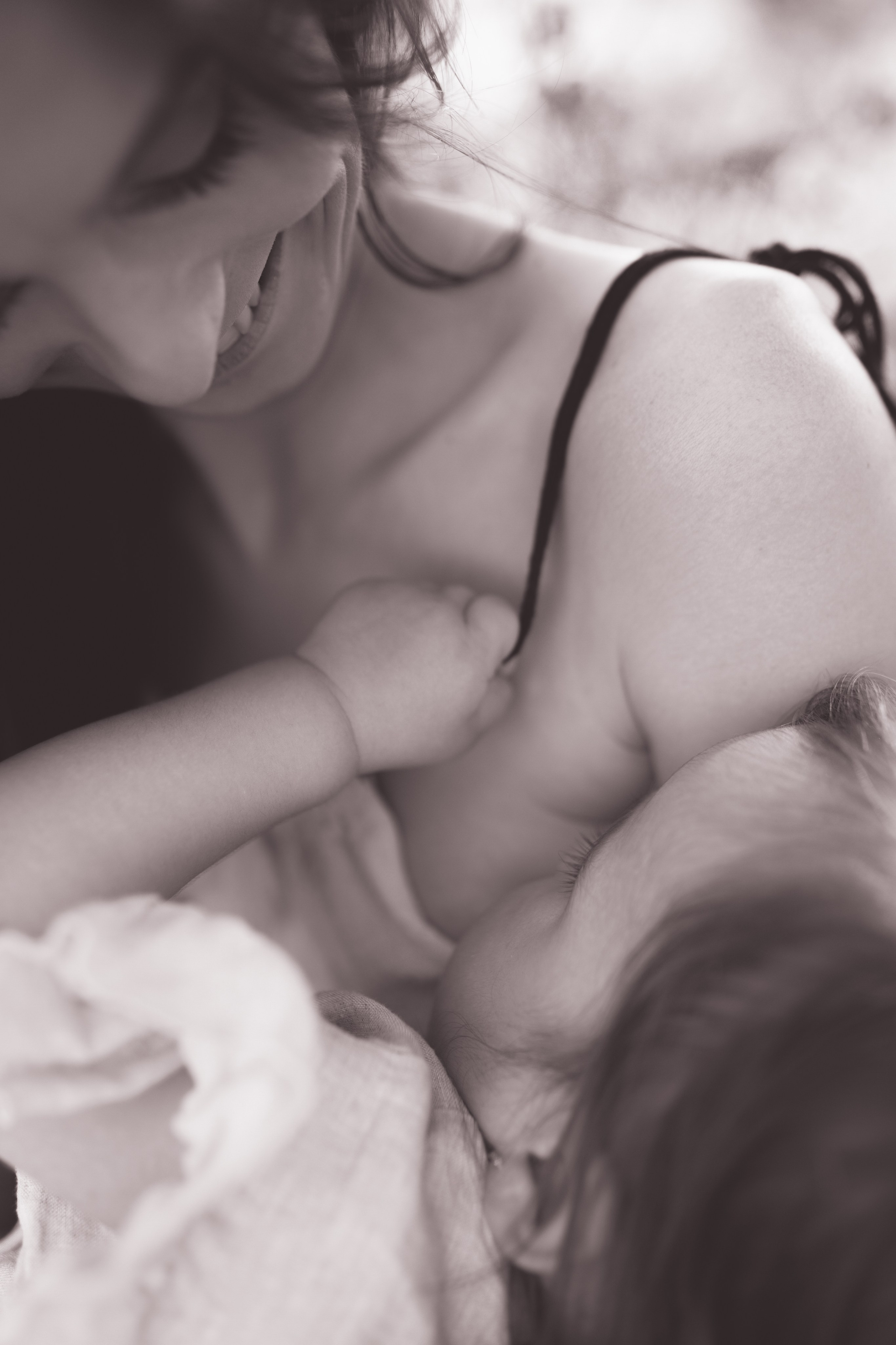 Mother Earth: Proiect de Fotografie Maternitate | Mădălina Beda. Madalina Beda- Artist vizual, fotograf, doula la nastere, consultant babywearing Brasov si in toata tara