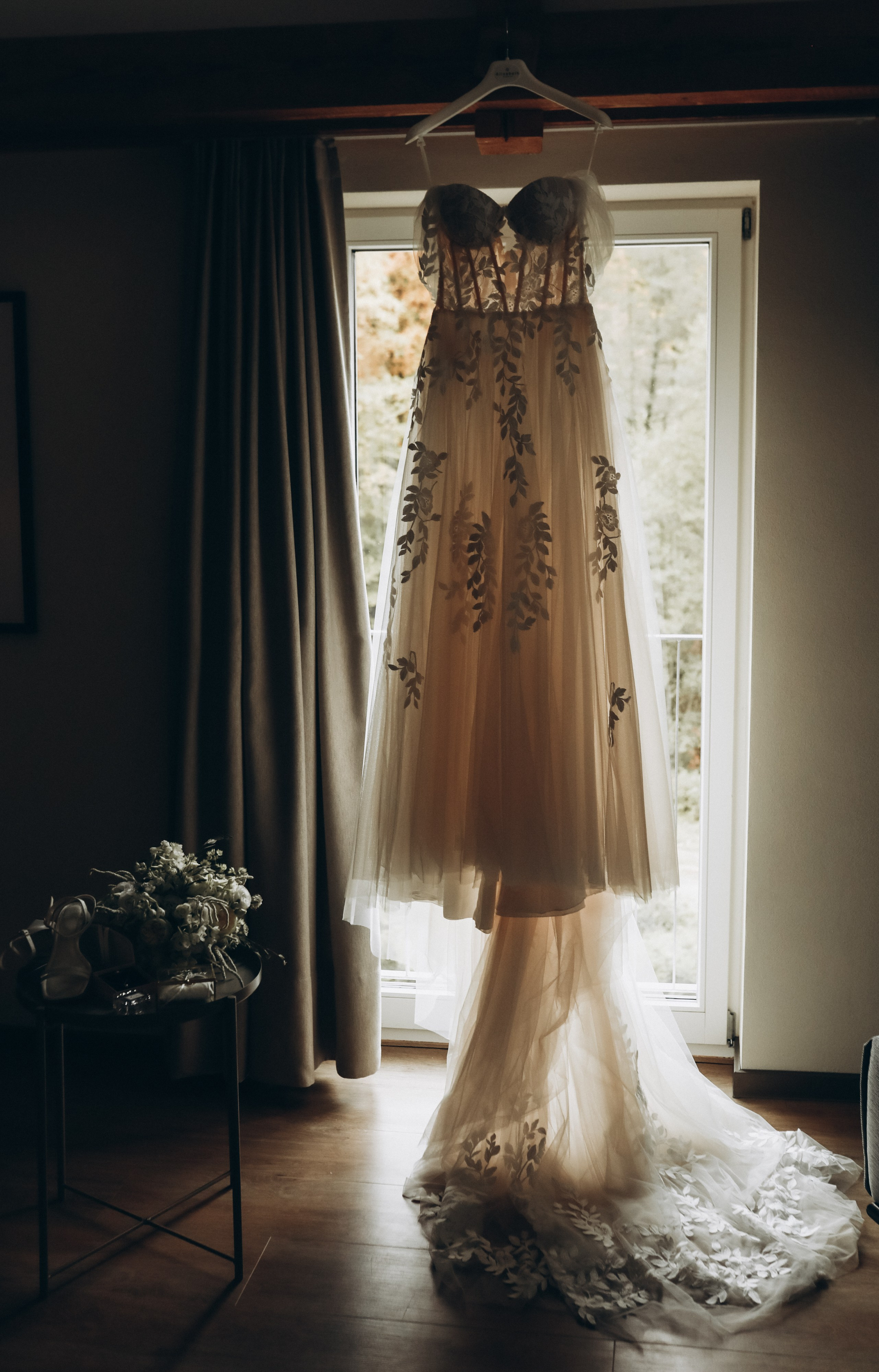 Getting Ready der Braut – natürliche und emotionale Hochzeitsvorbereitung in der Pfalz