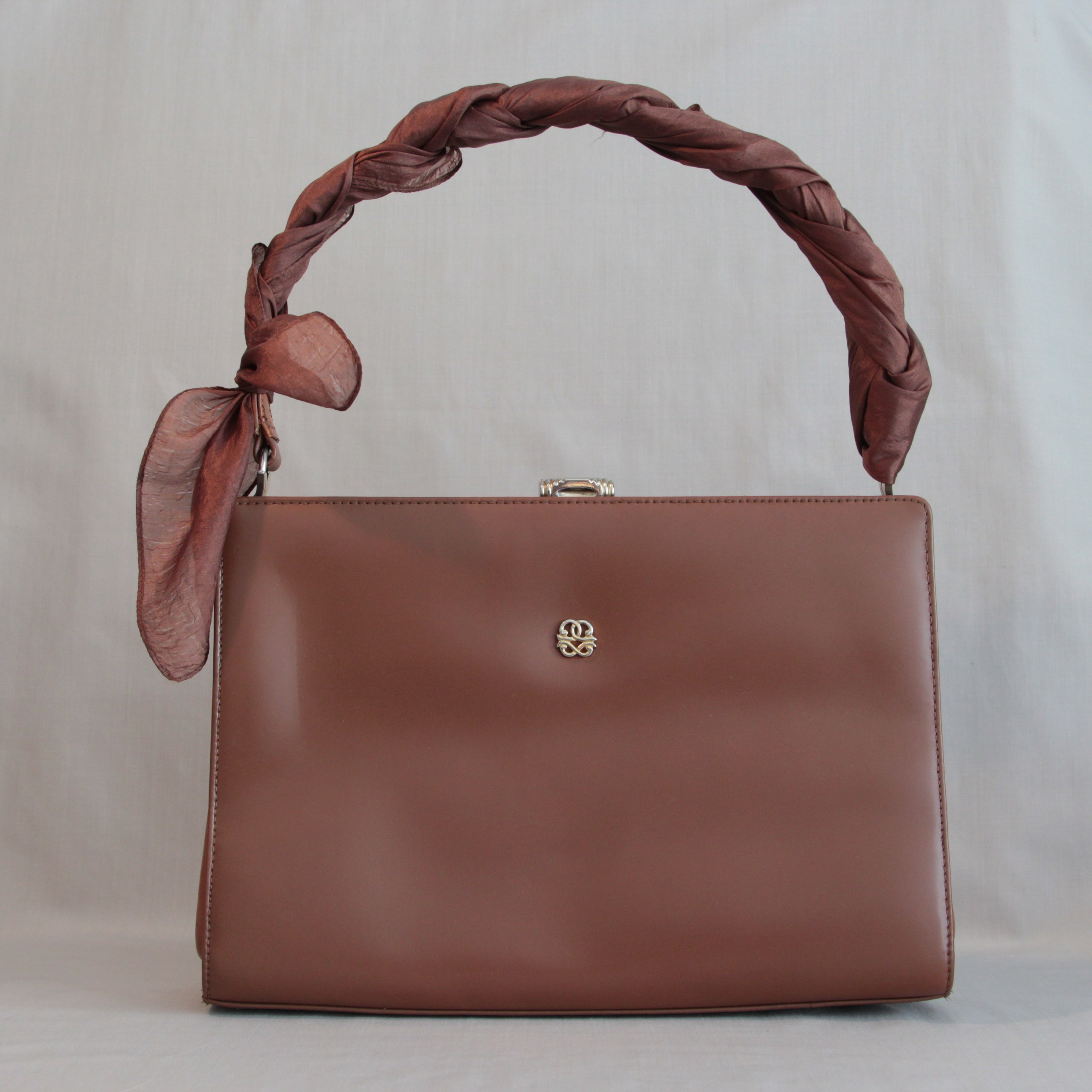 Bag1. Современнные и актикварные украшения в Барселоне, Москве и Санкт-Петербурге