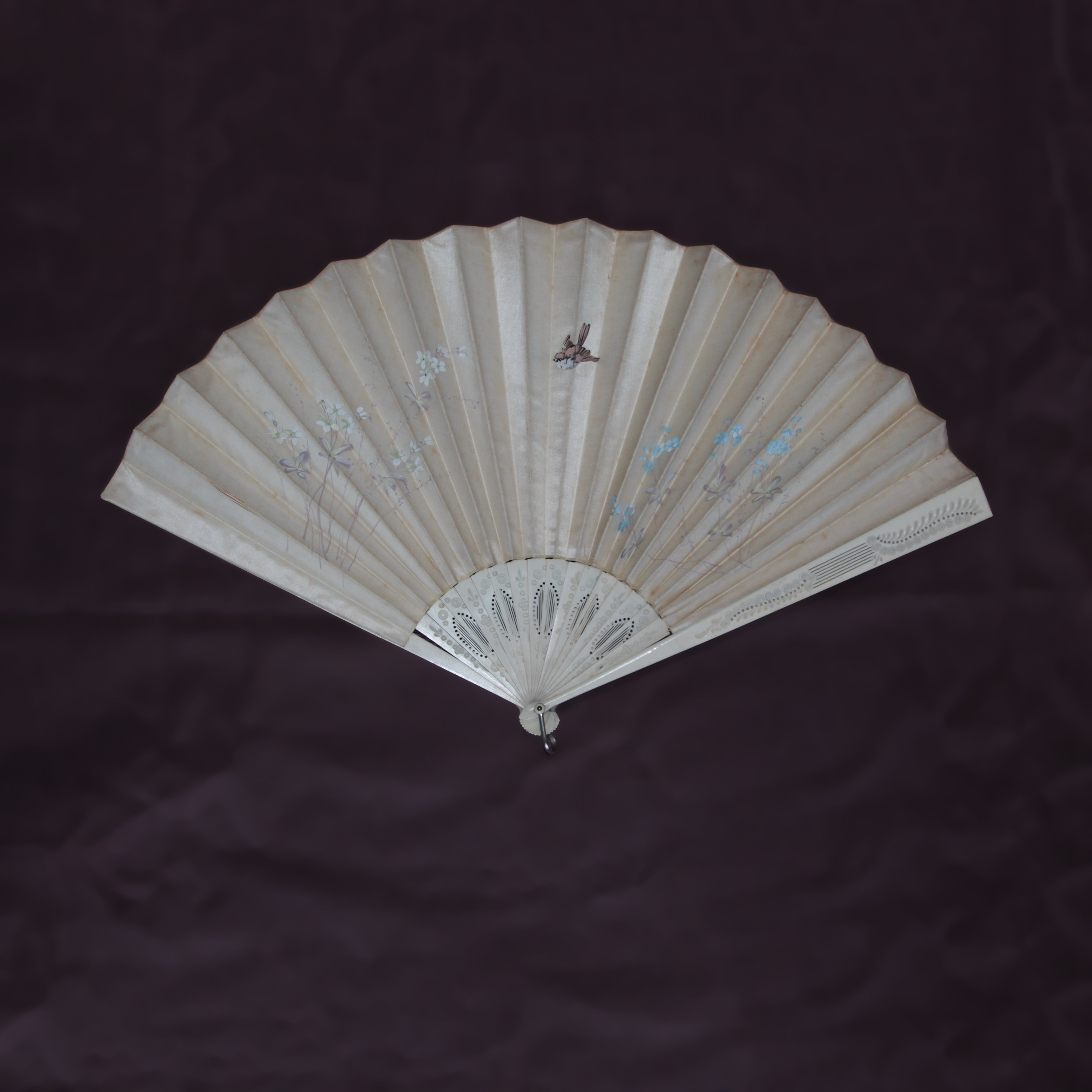 Whitebigfan. Современнные и актикварные украшения в Барселоне, Москве и Санкт-Петербурге