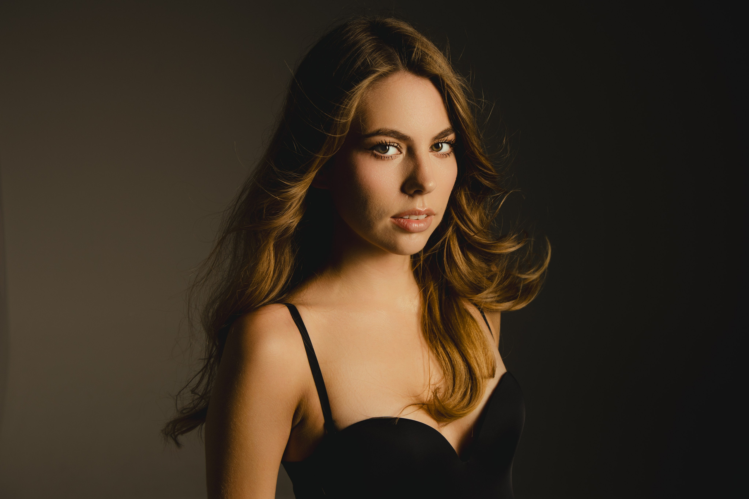 Portraits. Ekaterina Sitnina|Portrait and storytelling photographer in Cyprus