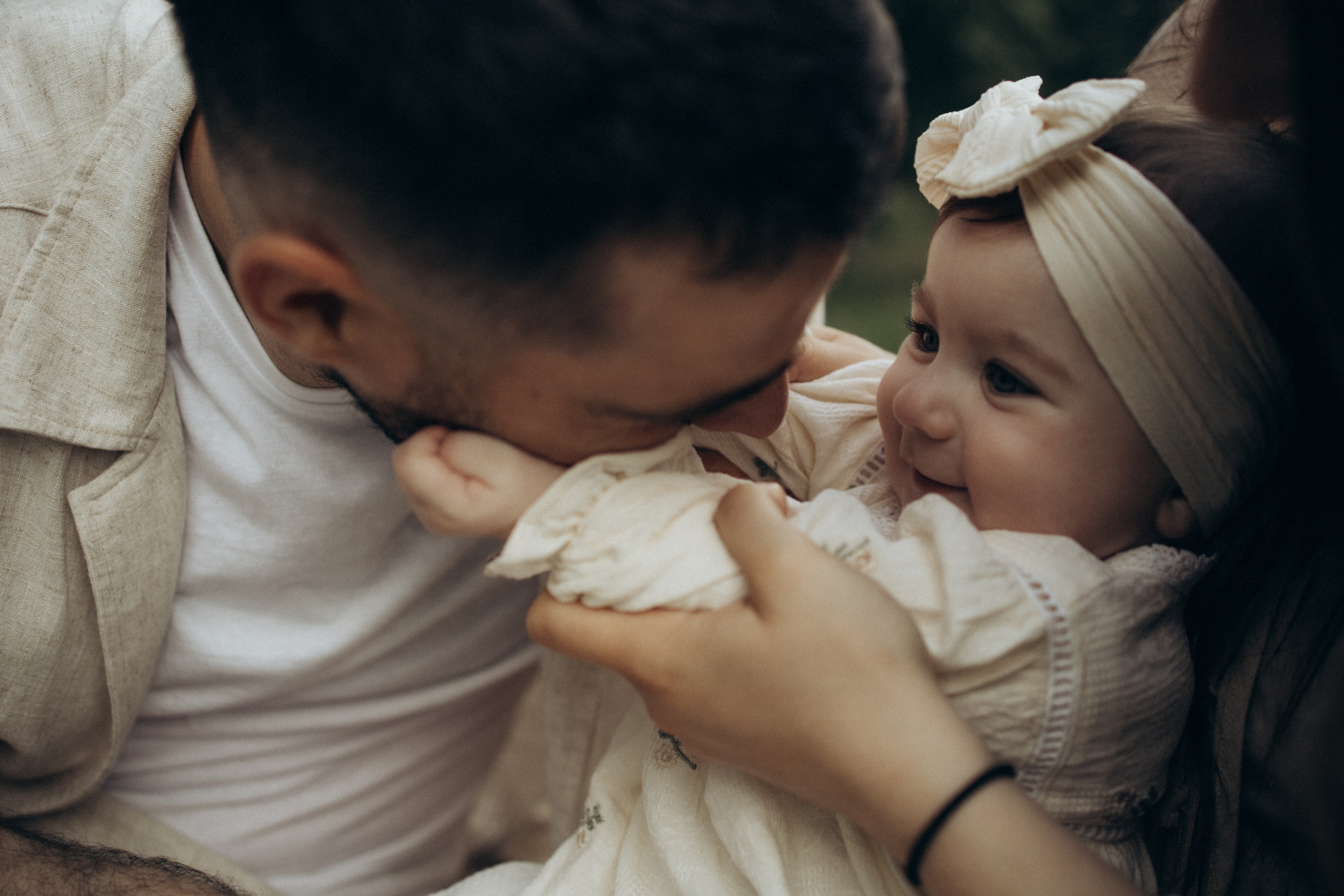 Pergola gardens. Photographer in Milton Keynes, Northampton & London — Wedding, Family & Portrait Photography