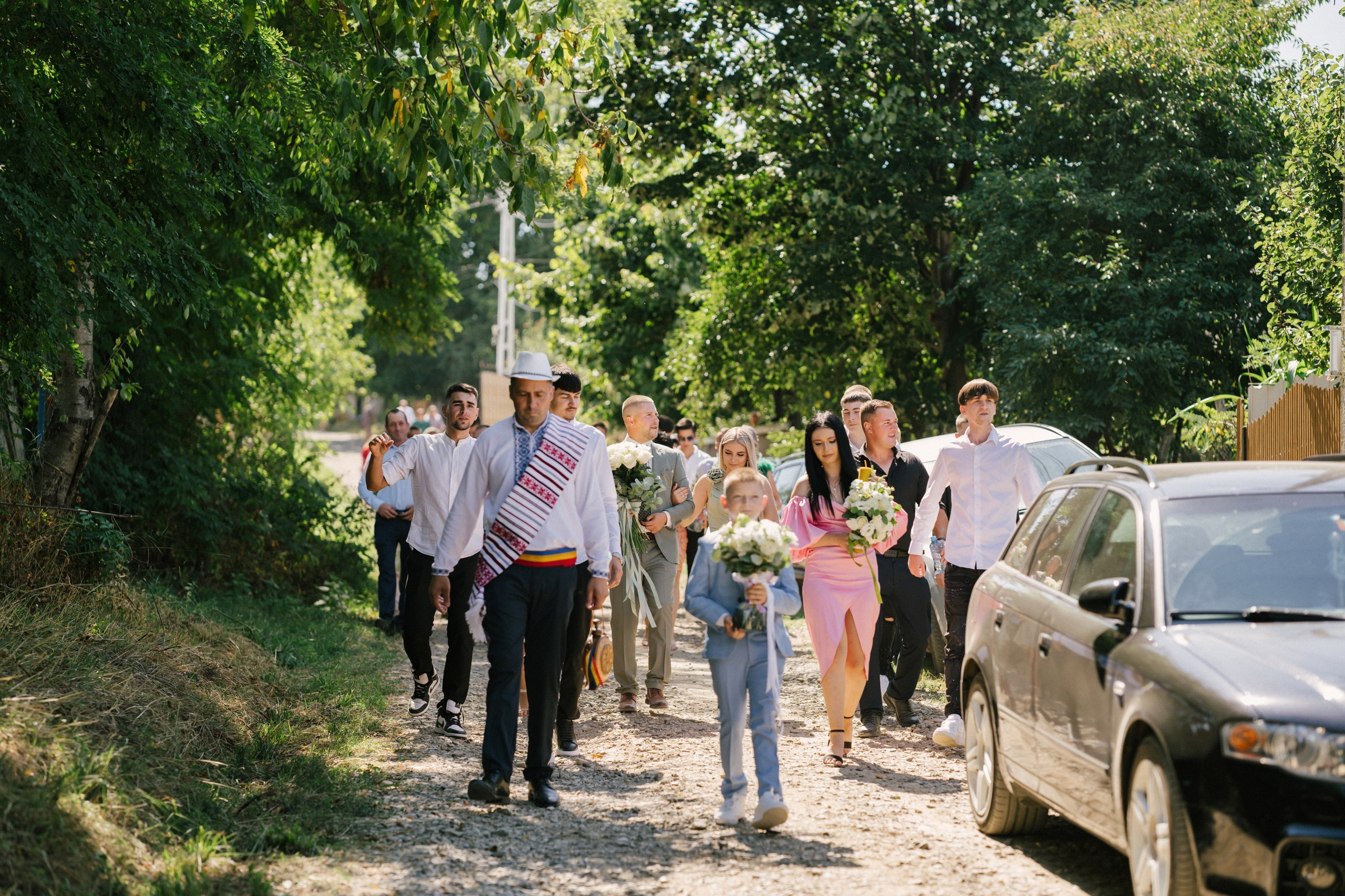 - mireasă Lavinia pregătire casa părintească Hârlău- mire Mihai pregătire Flămânzi cavalerii de onoare- fotograf nuntă Casa Jorovlea- ședință foto miri Mihai și Lavinia- nuntă elegantă Casa Jorovlea- fotografie de nuntă naturală România- domnișoare de onoare pregătire mireasă- emoții nuntă biserică- dansul mirilor Casa Jorovlea* fotograf profesionist nuntă Botoșani Iași* fotografie documentară de nuntă- familie și prieteni la nuntă- nași Mihai și Nicoleta nuntă- portret mireasă în lumină naturală- petrecere nuntă Casa Jorovlea- Nuntă Mihai și Lavinia – momente emoționante din ziua nunții, pregătirile mirilor în Hârlău și Flămânzi, ceremonia religioasă și ședința foto realizată de  AlinoFotoStudio -  Mireasa Lavinia în timpul pregătirilor la Hârlău-  Mihai pregătit de cavalerii de onoare în Flămânzi - Ceremonia religioasă a mirilor Mihai și Lavinia-Ședință foto romantică de nuntă Mihai și Lavinia - Dansul mirilor la petrecerea de nuntă -  fotograf nuntă Iași-  fotograf nuntă Botoșani- wedding photography Romania- AlinoFotoStudio - AlinoFotoStudio - Alin Chirilă fotograf - fotograf Botoșani - fotograf Iași - fotograf Hârlău - fotograf Bacău - fotograf Suceava - fotograf București - fotograf Neamț - servicii foto video - fotograf evenimente - fotograf nuntă - fotograf botez - wedding photographer Romania - ședință foto nuntă - fotografie de eveniment - wedding photography - fotografie profesională - fotograf profesionist România- povestitor prin fotografie, servicii foto - video -profesionale