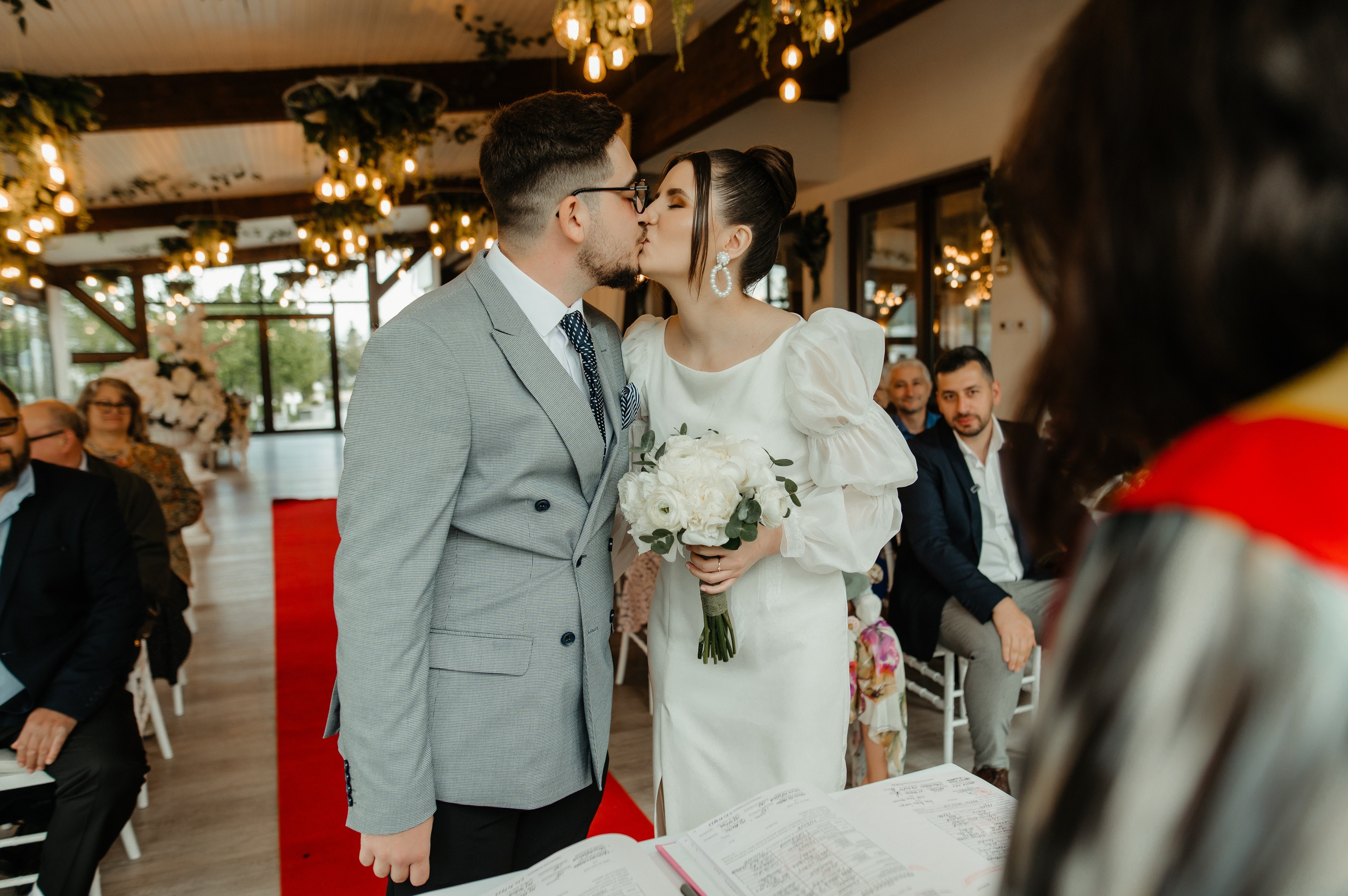 Cununie civila facuta in alta zi. Proud Vision Weddings | Wedding Photography & Film — Servicii profesionale Foto Video Nunta Iasi