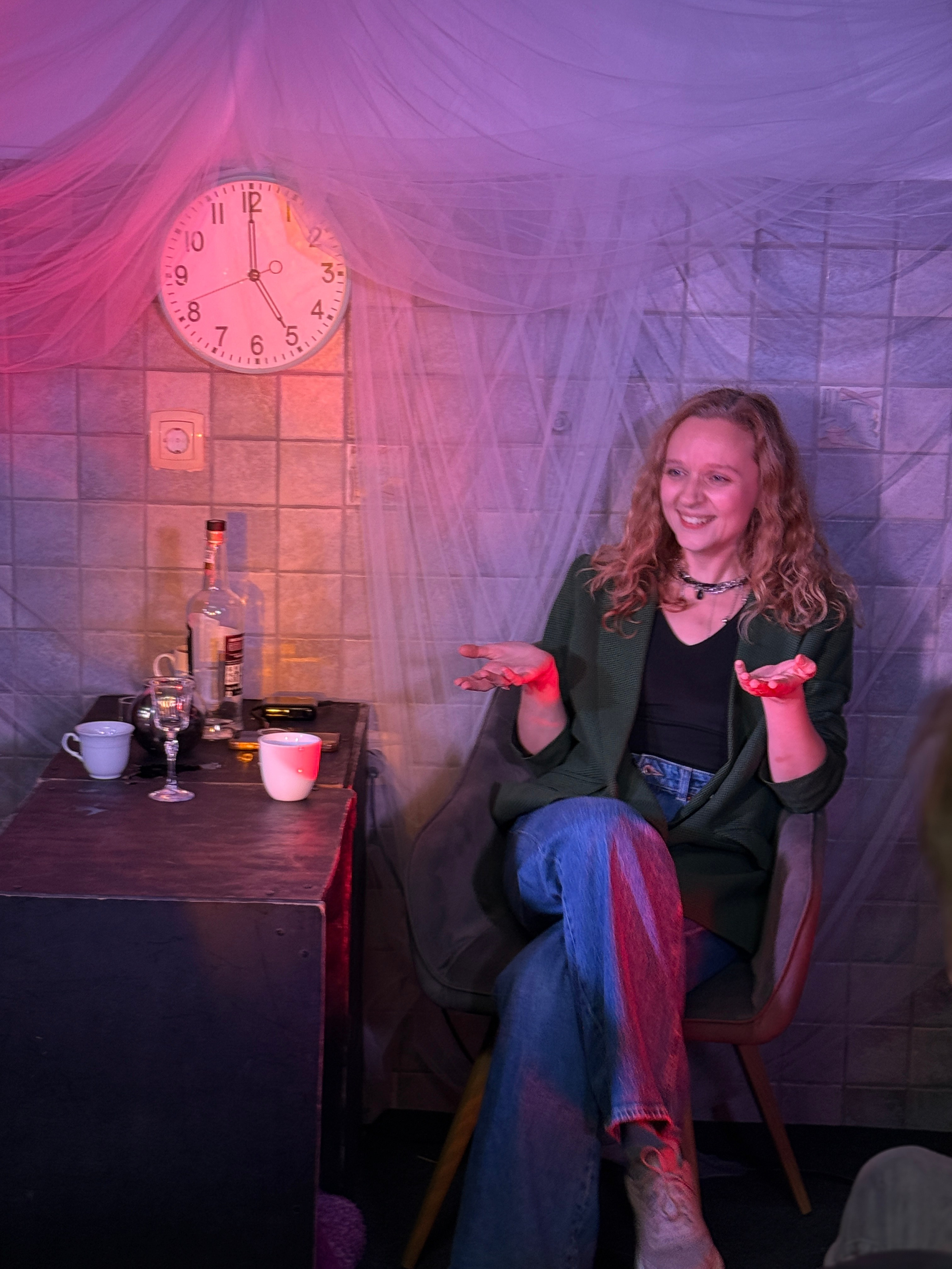 Фоторепортаж вистави у Будві. Портретний фотограф Альона Новгородцева