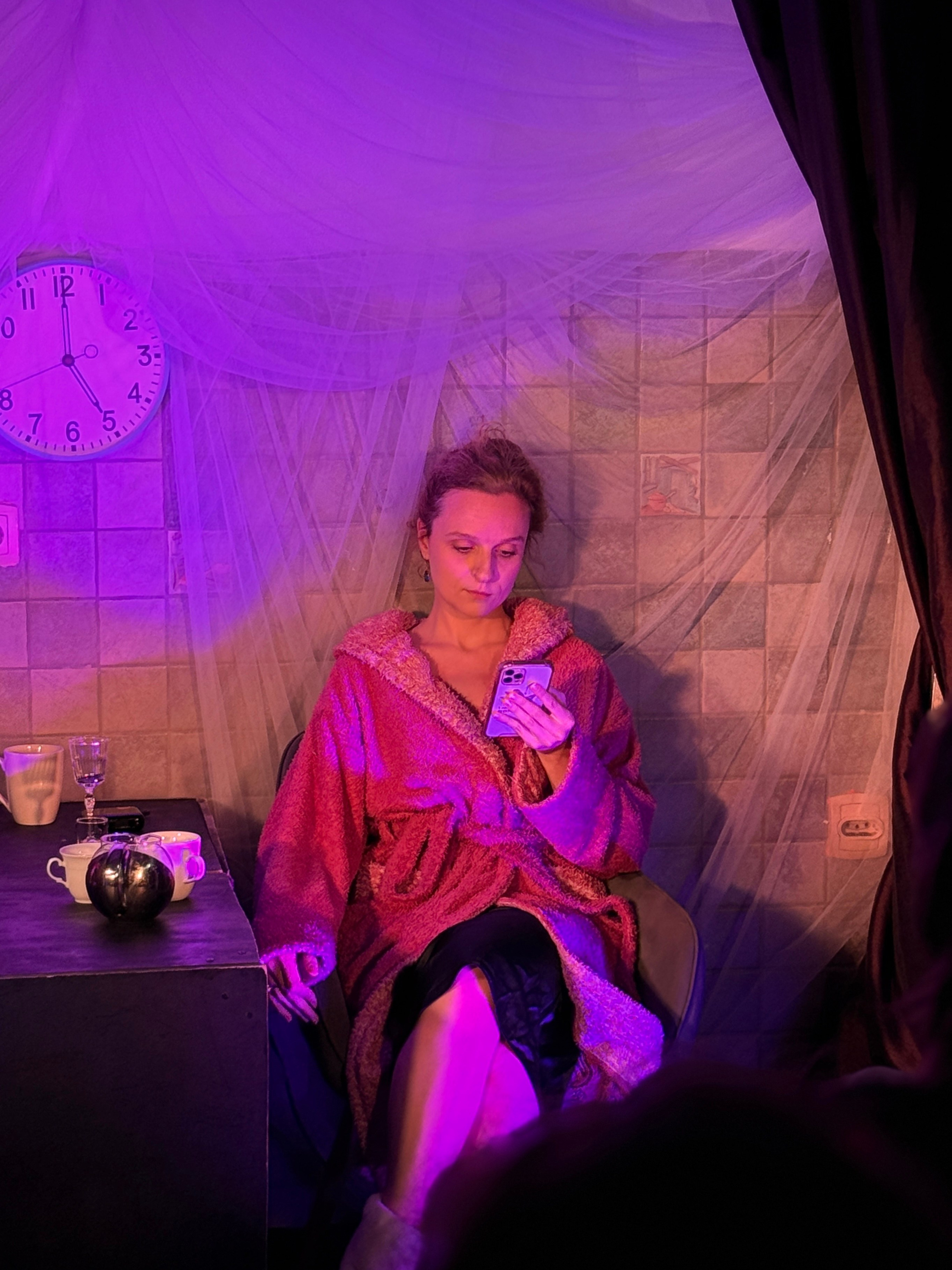 Фоторепортаж вистави у Будві. Портретний фотограф Альона Новгородцева