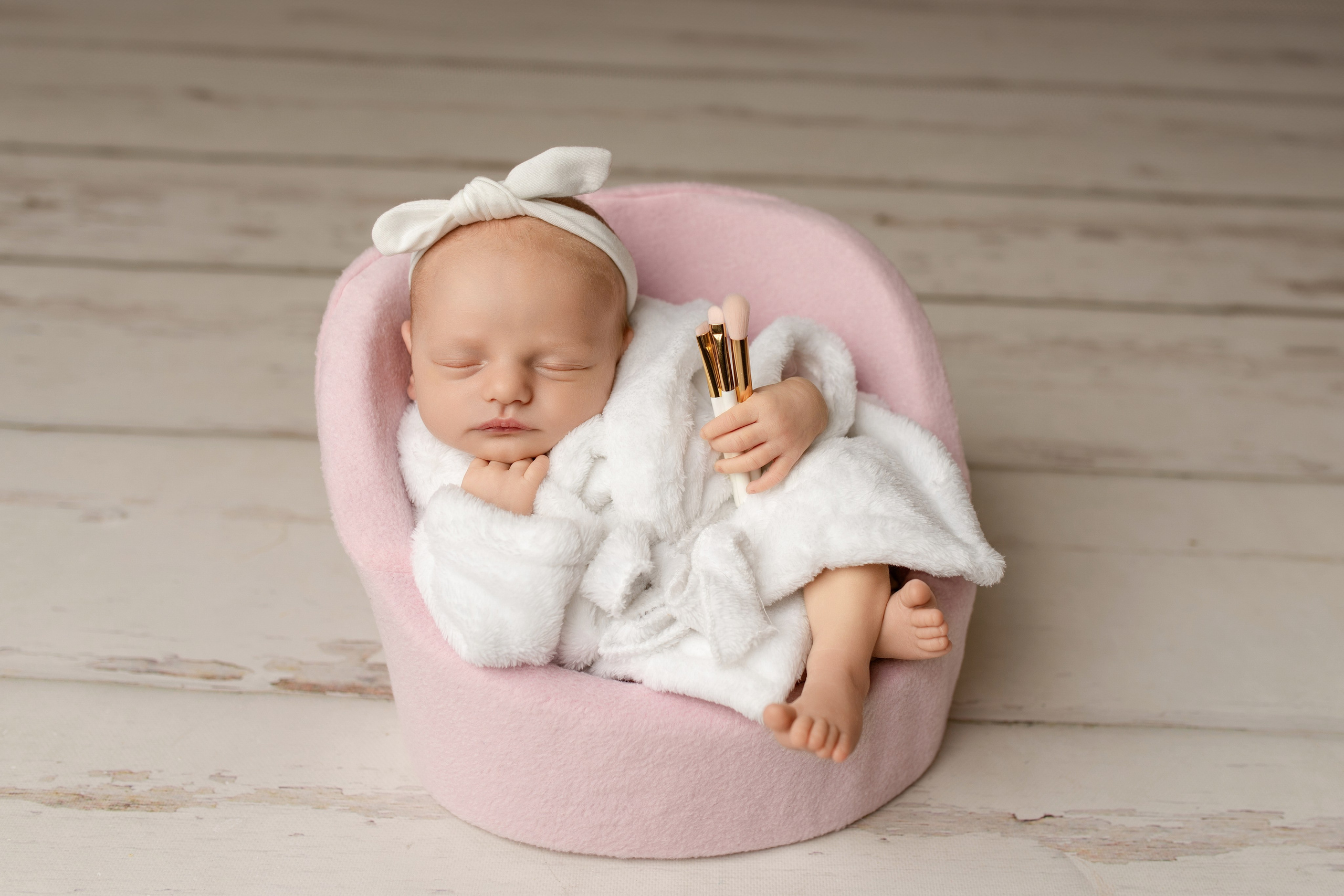 Esu Aleksandra naujagimių ir kudikių fotografė iš Vilniaus