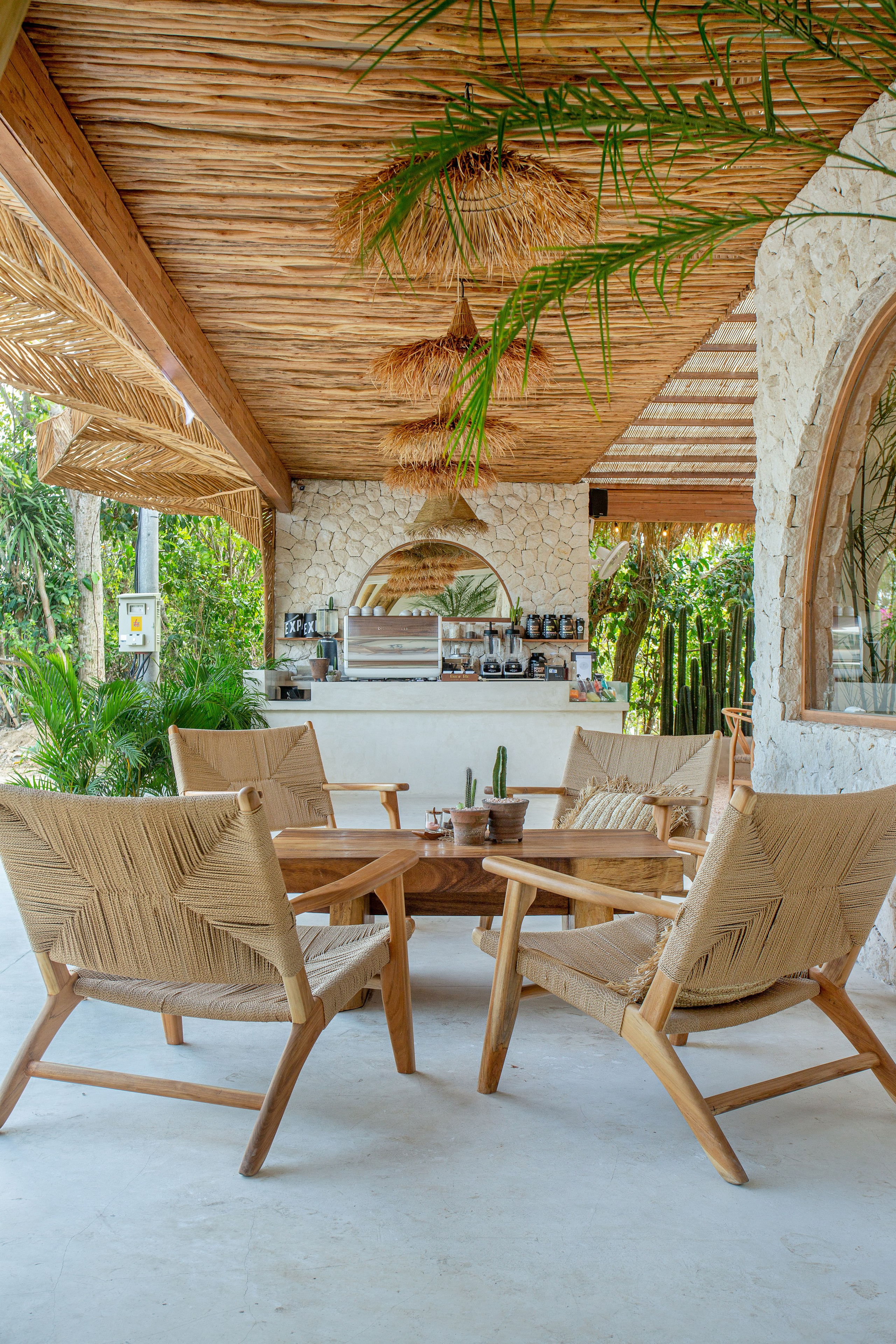 Интерьерная съёмка для отелей и ресторанов. Индивидуальный и парный фотограф на Бали — Bali Dream Photo