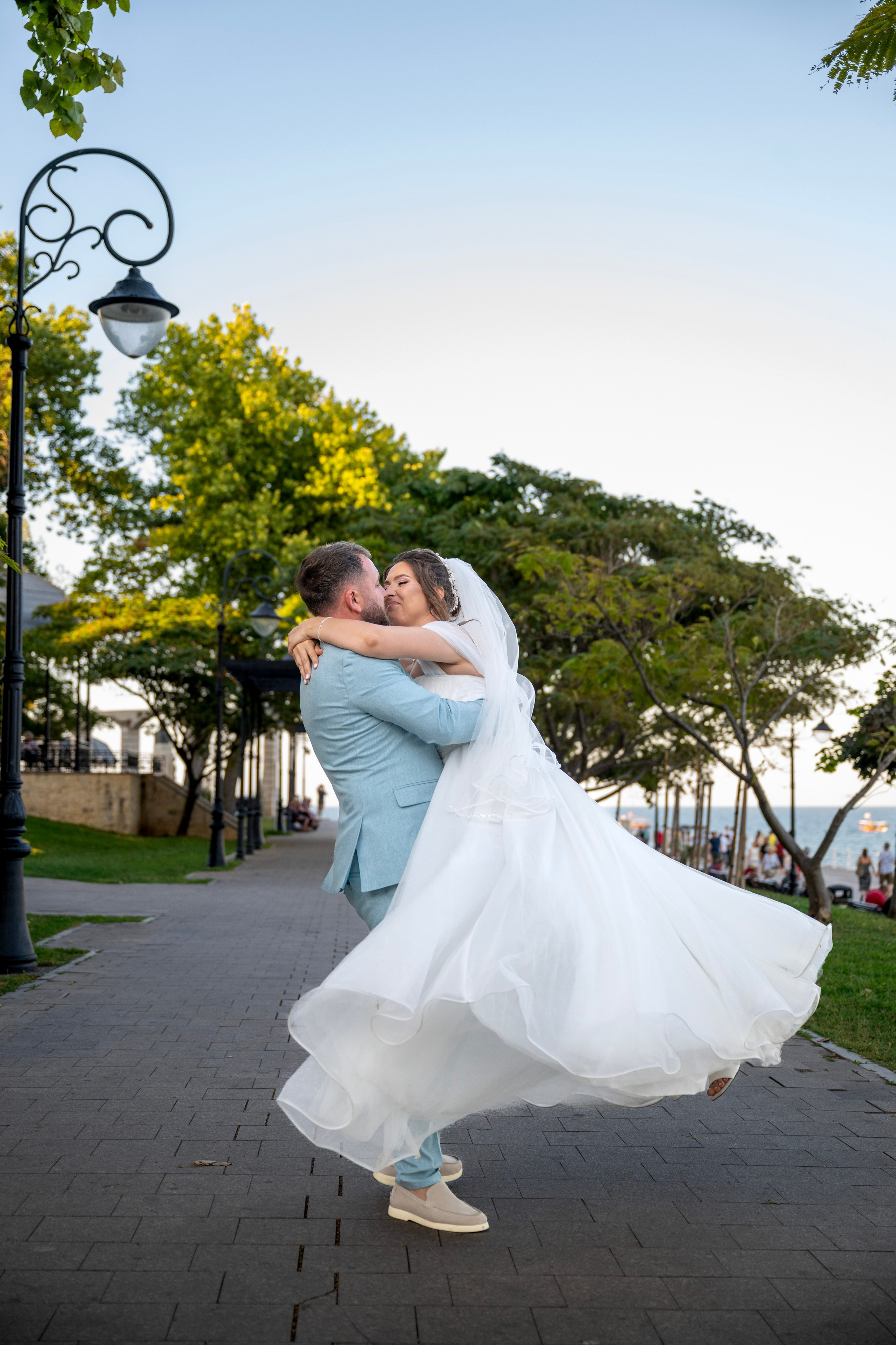 ALEX & RODICA. Fotograf de evenimente si portret!