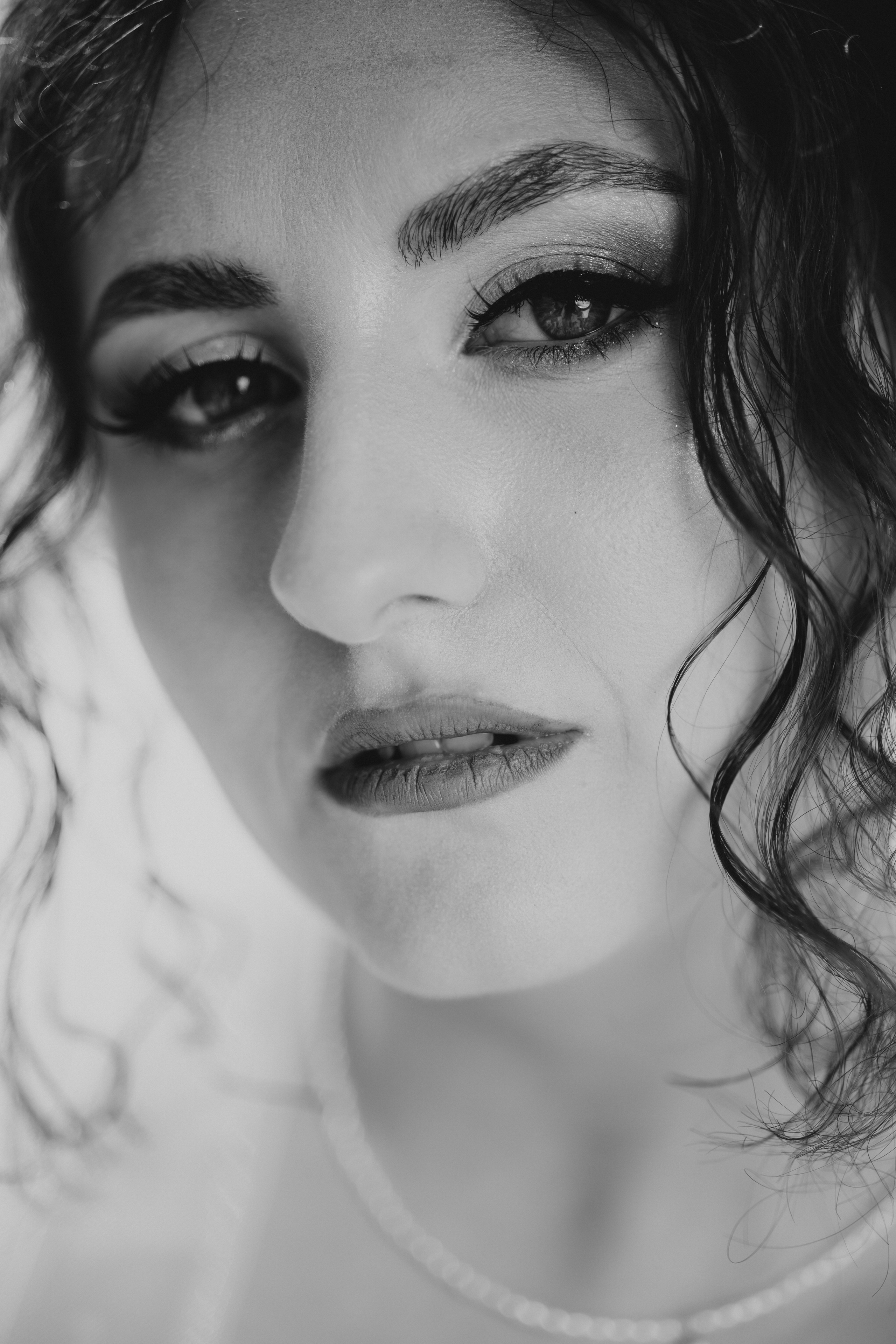 Anca & Mihai. Hello, I’m Catalin Baloi, I’m a professional wedding, baptism, engagement and photoshoot photographer
