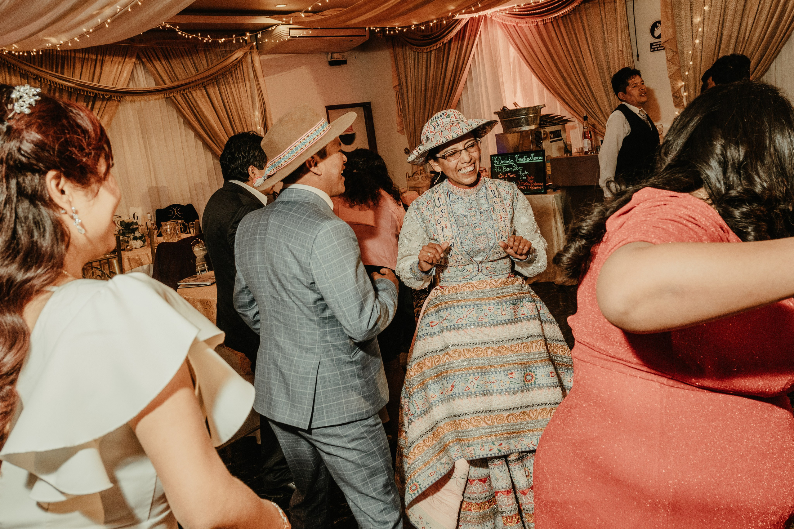VANESSA + FRANKLIN BODA RELIGIOSA. Studio KVTA | Fotografía y Video de Bodas en Arequipa