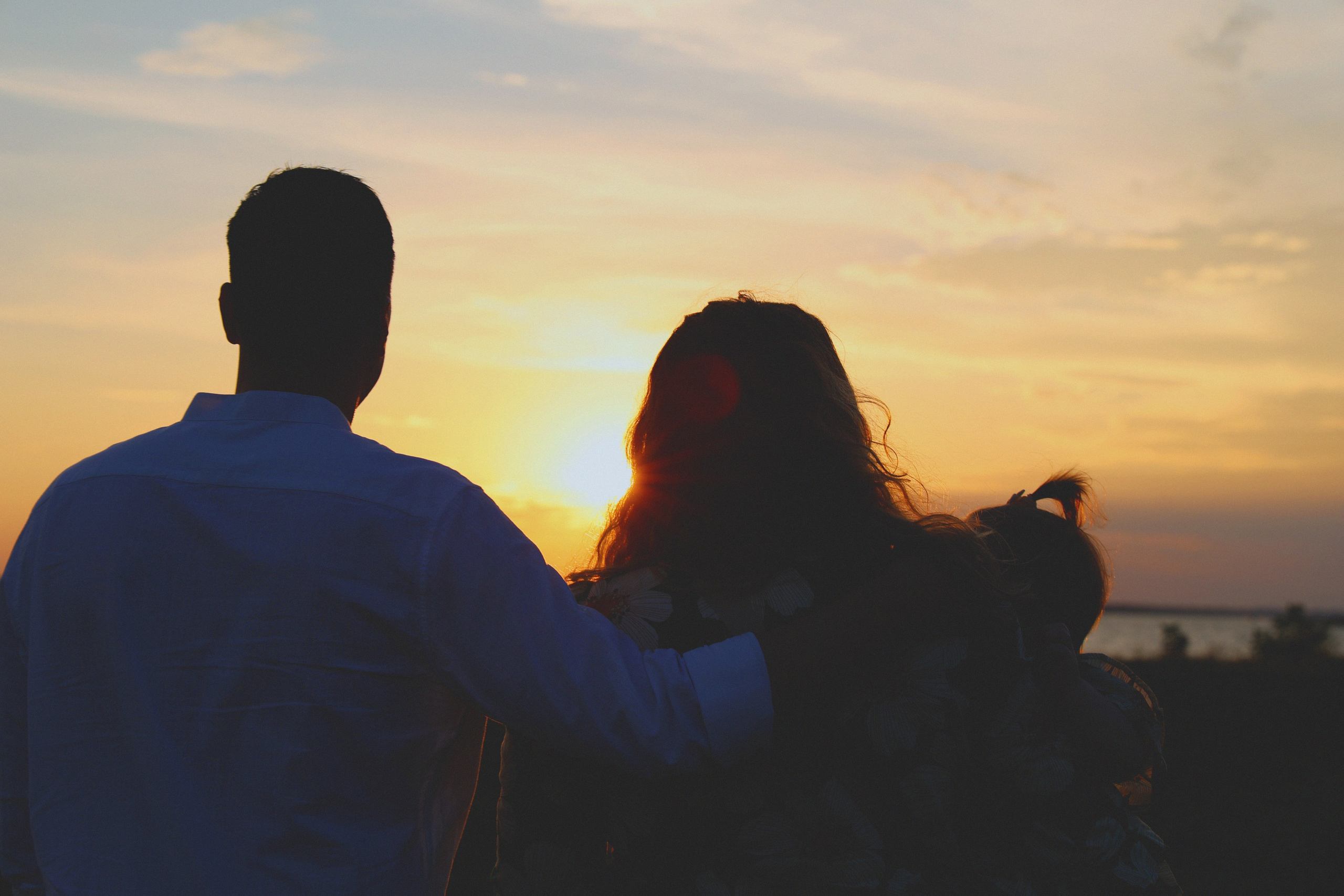 Baby Family Photoshoot – Outdoor Family Photography with Infant or Toddler. Lana Petrychenko — Portrait & Family Photographer. Valencia, Spain
