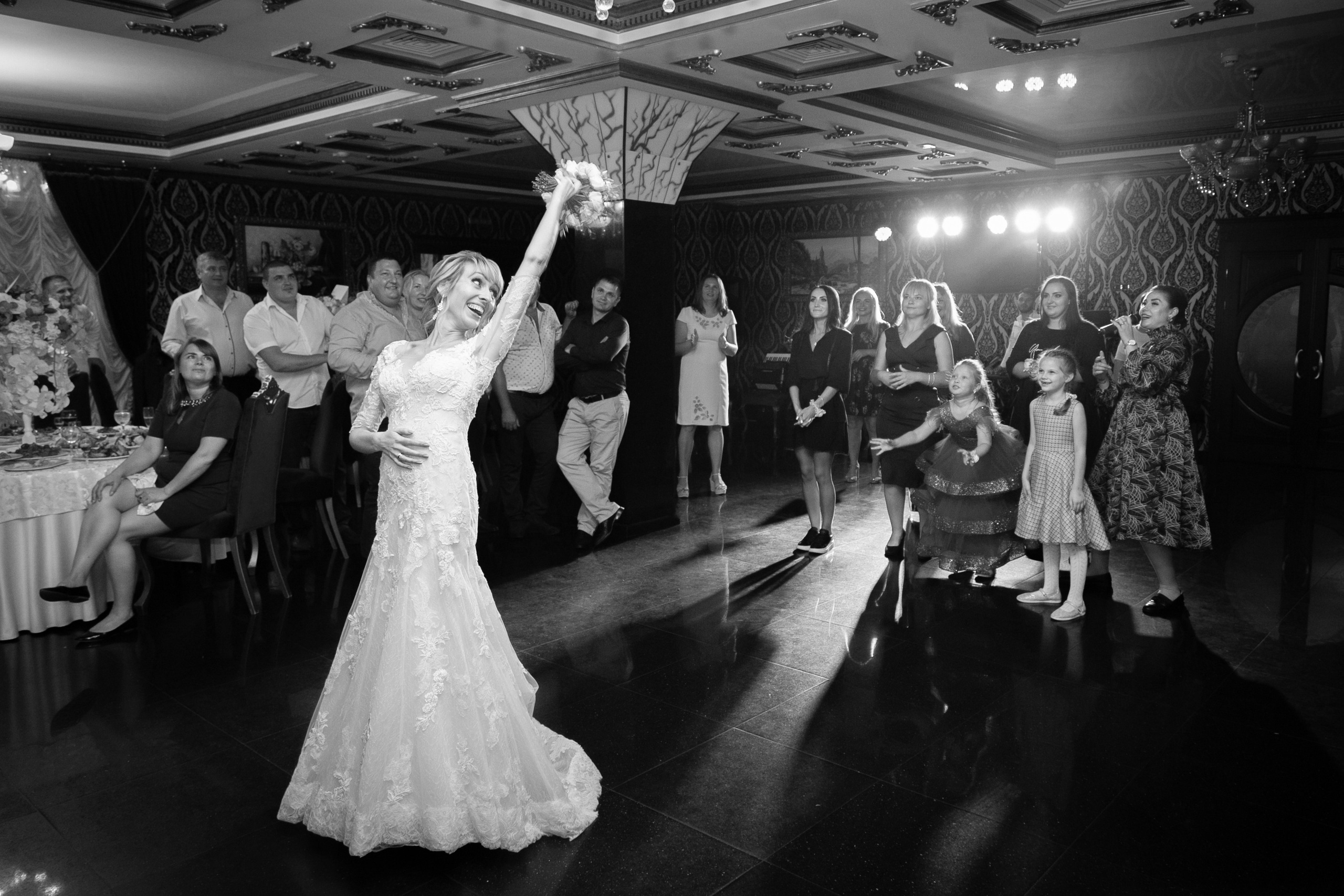 Botanical garden / Adrian & Diana. Wedding, event and family photographer in Paris, Emilian Olaru