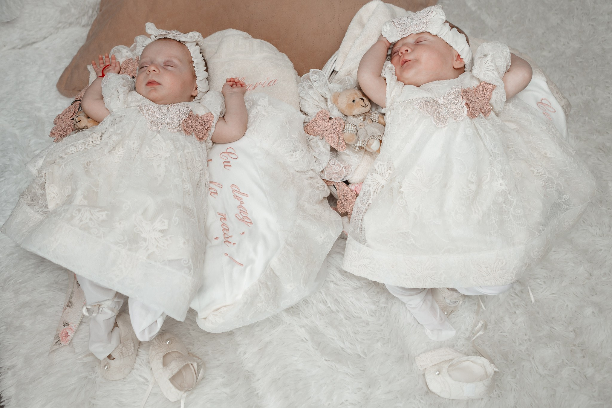 Carla & Ilinca. FotoACTIV.ro - Imaginea ta contează