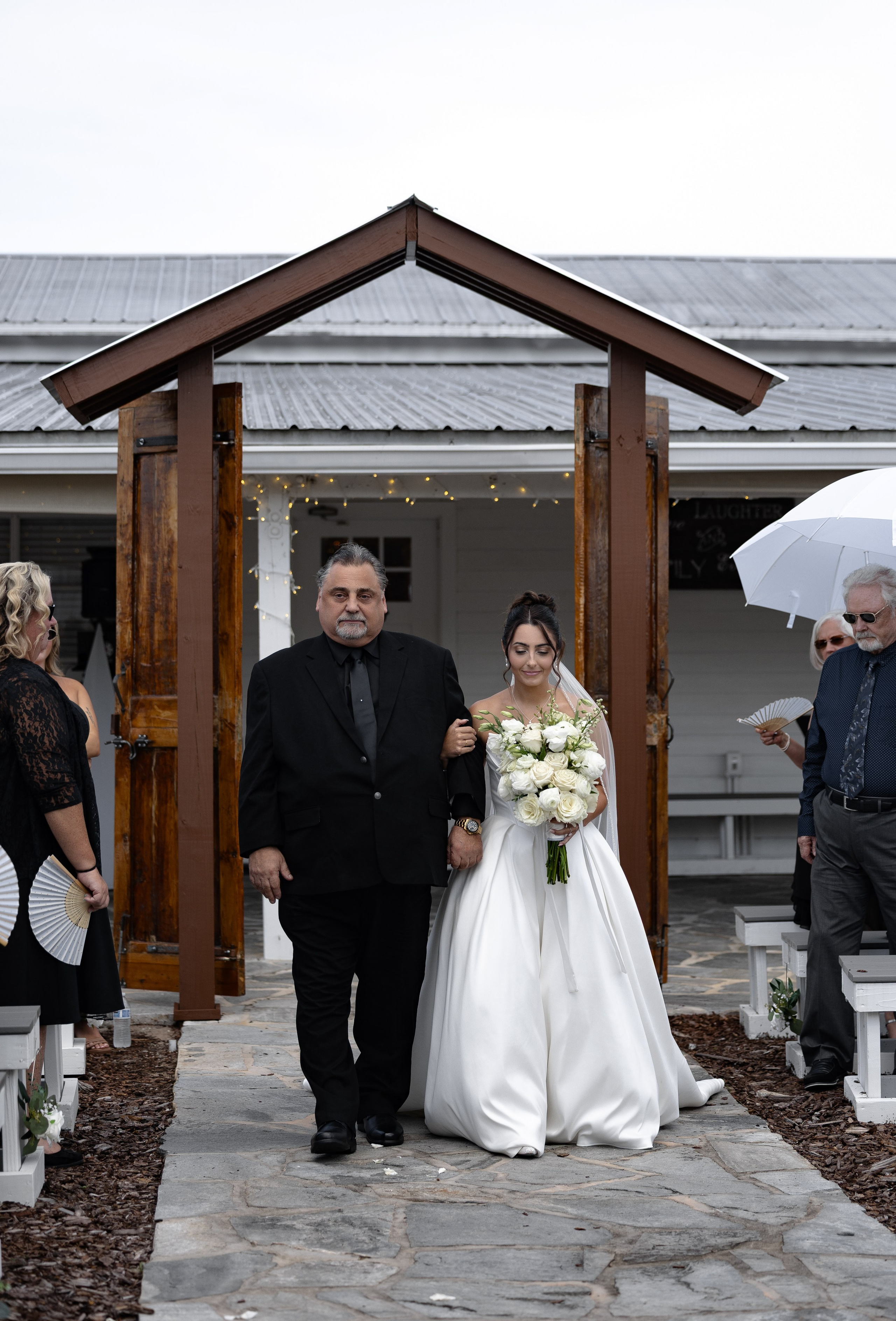 Alexsa and Robert. Ever After Farm Peach. Photographer Anastasia Nagibina