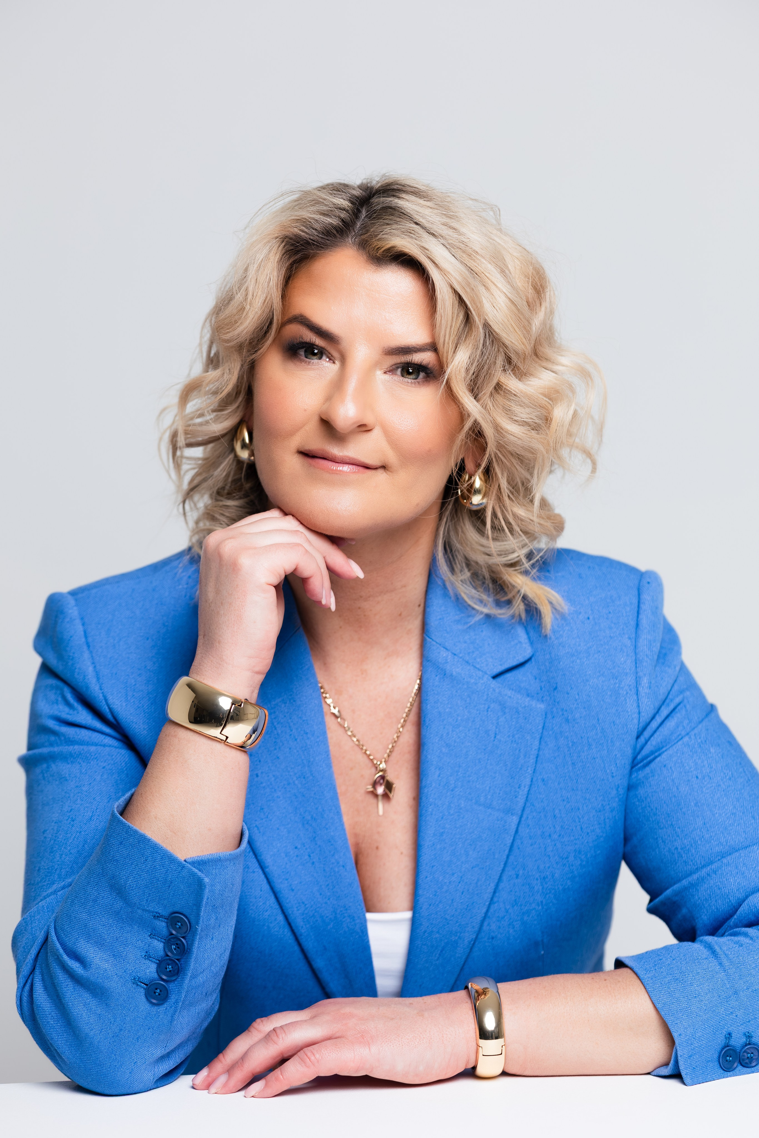 Atsauksmes. Portretu fotosesija Rīgā| Biznesa portretu foto | Korporatīvās un darbinieku fotosesijas | Pasākumu fotogrāfs | Produktu fotogrāfs