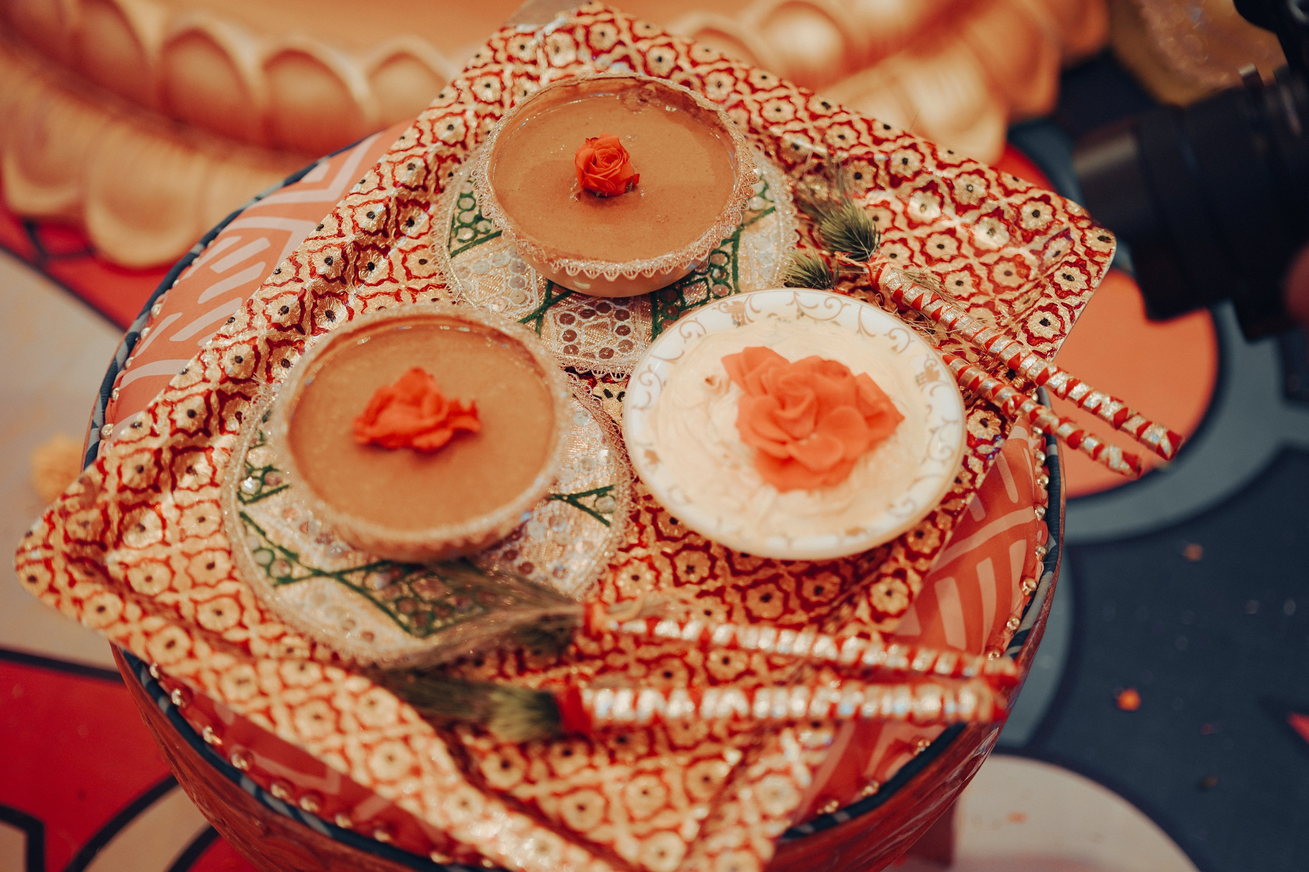 HALDI & MEHANDI. Wedding photographer Stalen Robert
